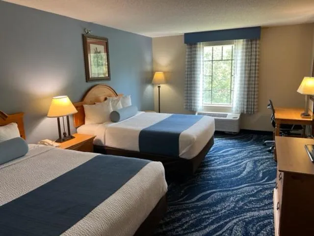 Bed in The Lodge on Lake Oconee