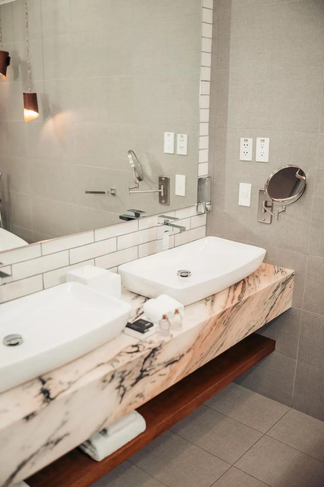 Bathroom in Hotel Otavalo by Art Hotels