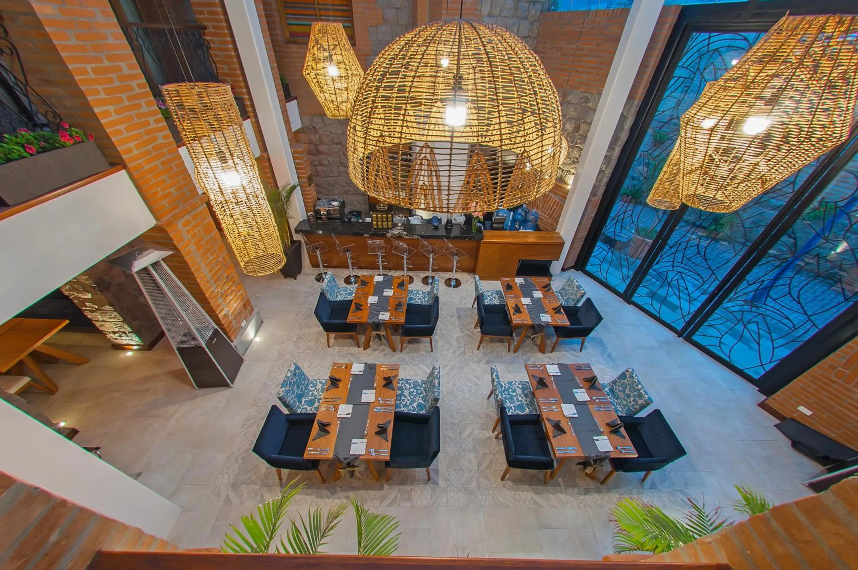 Restaurant/places to eat in Hotel Otavalo by Art Hotels