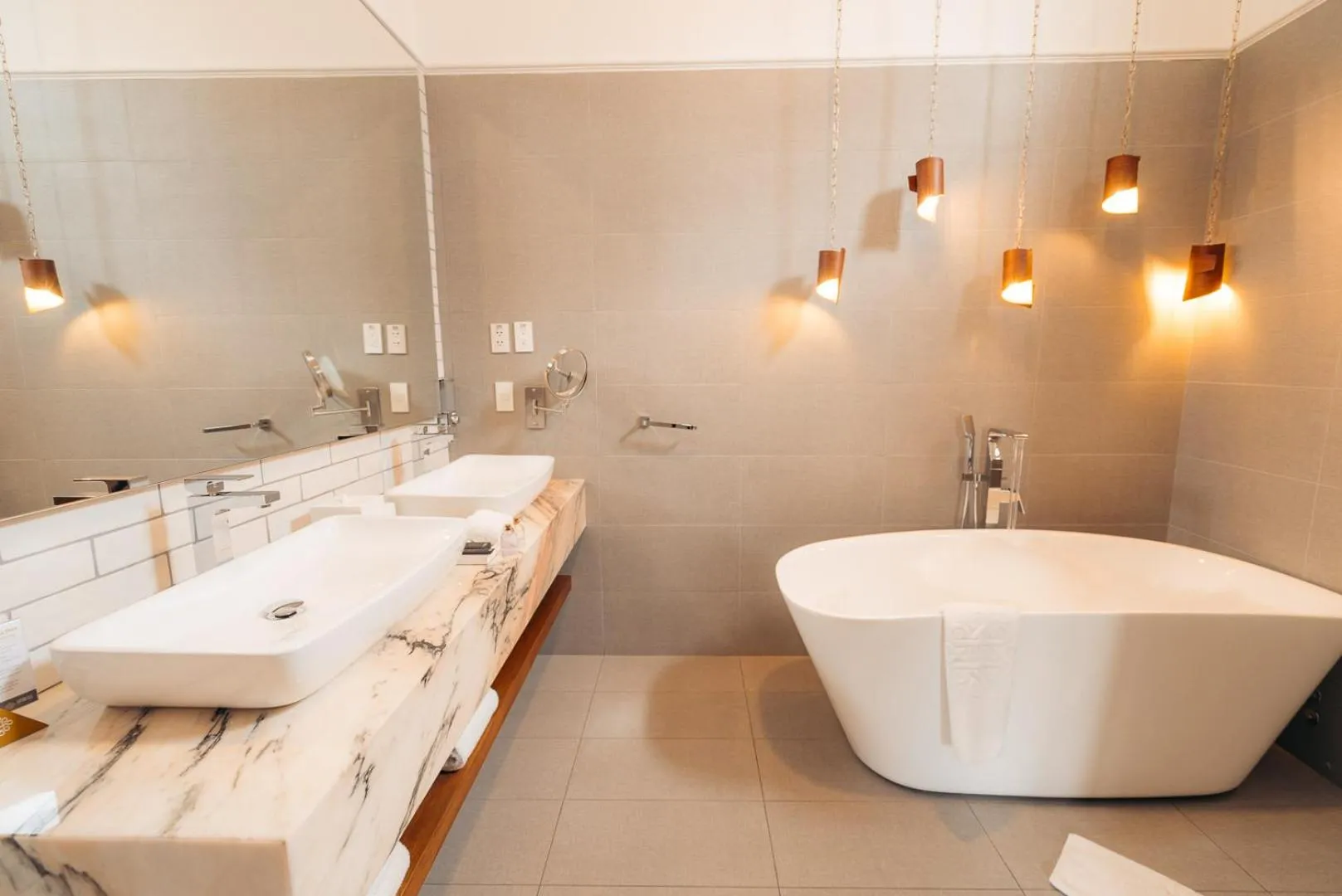 Bath in Hotel Otavalo by Art Hotels