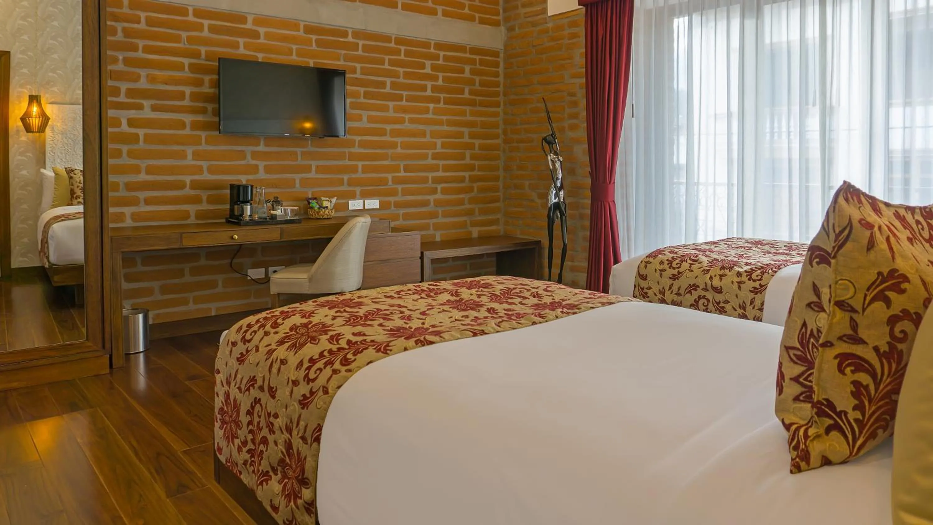 TV and multimedia, Bed in Hotel Otavalo by Art Hotels