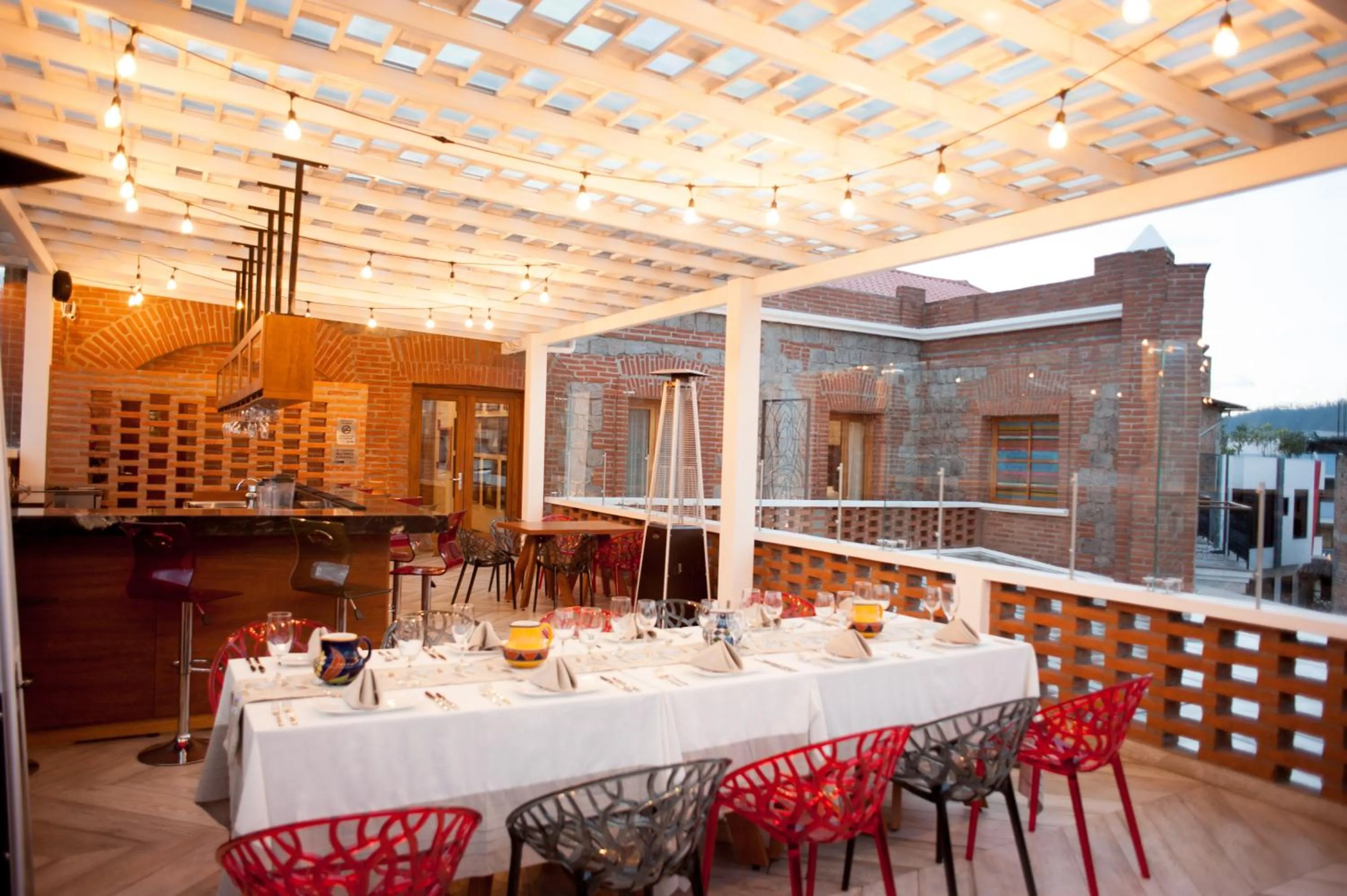 Lounge or bar in Hotel Otavalo by Art Hotels