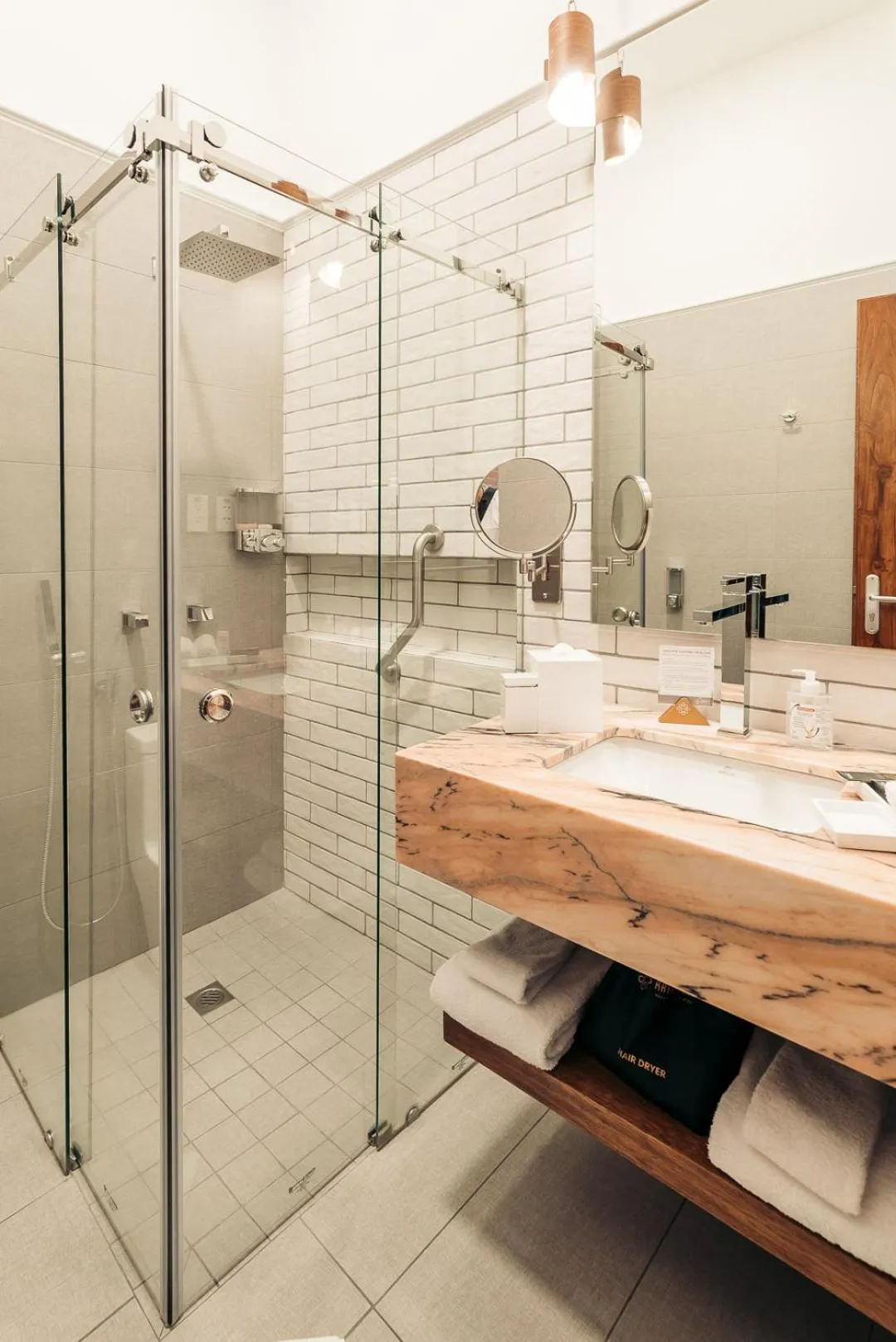 Shower in Hotel Otavalo by Art Hotels