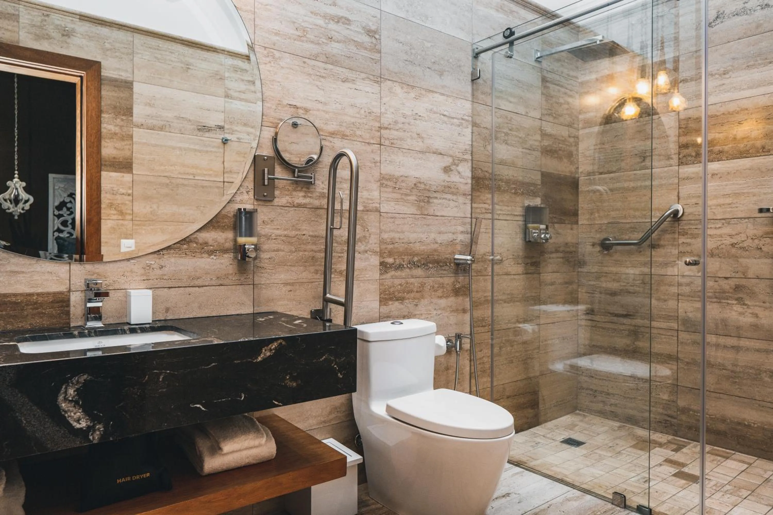 Shower in Hotel Cruz del Vado by Art Hotels