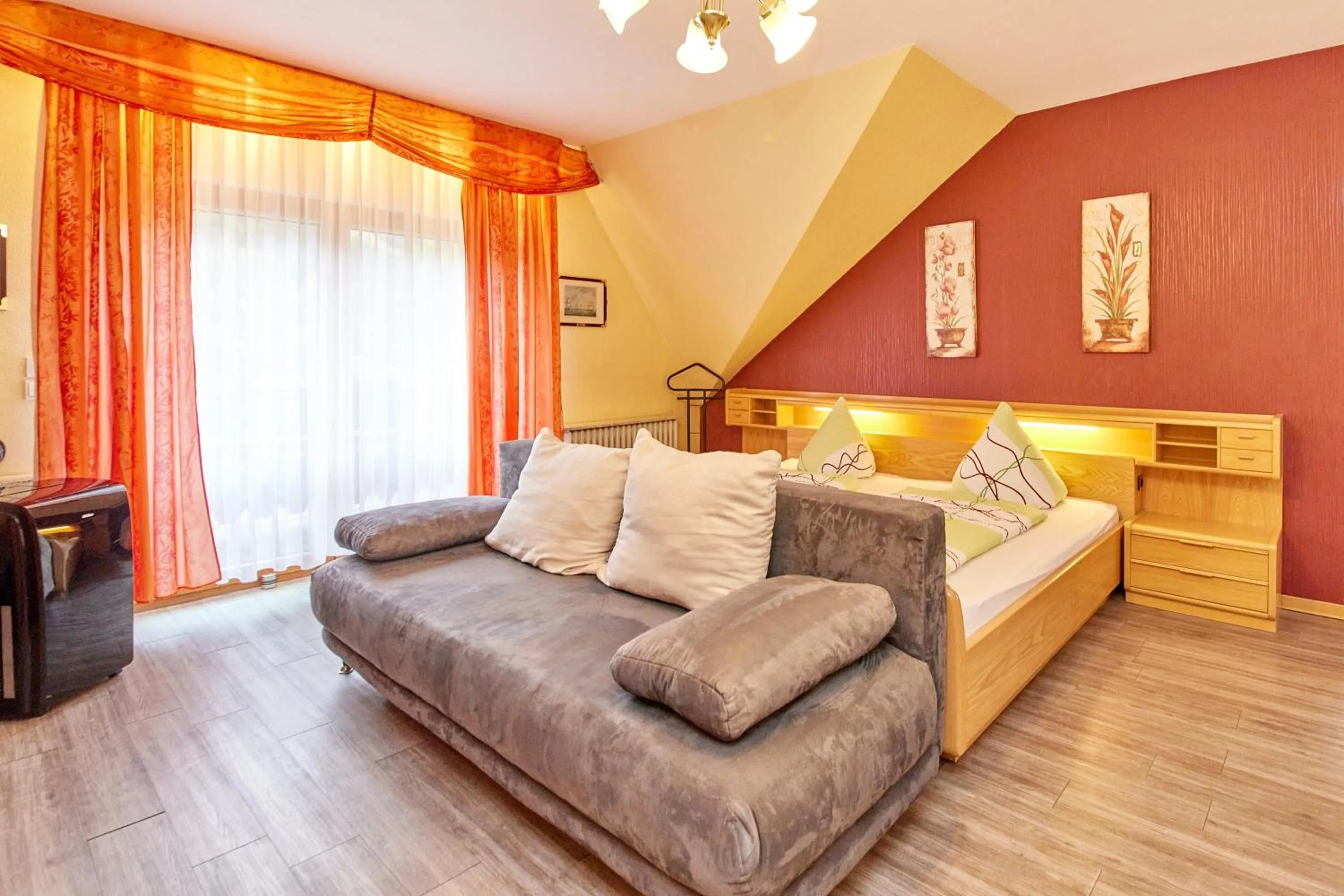 Bedroom, Bed in Cafe Rosi