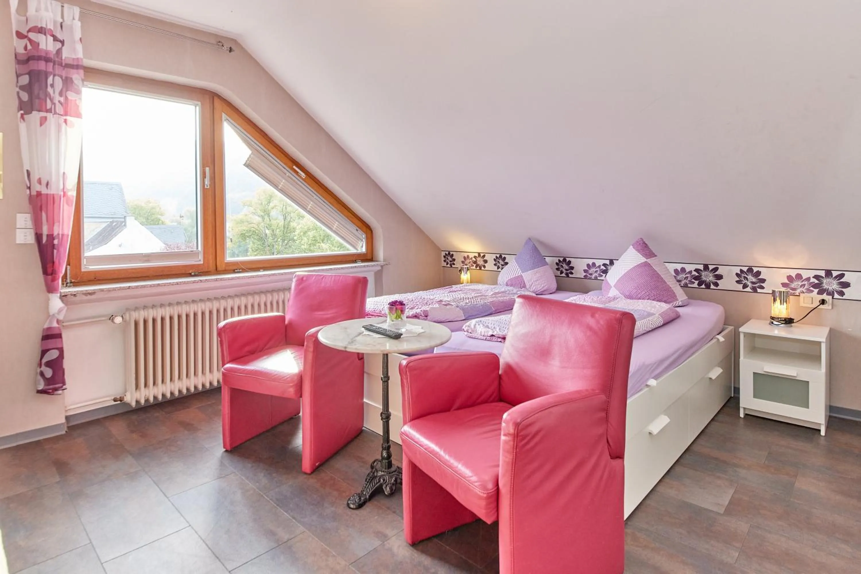 Bedroom in Cafe Rosi