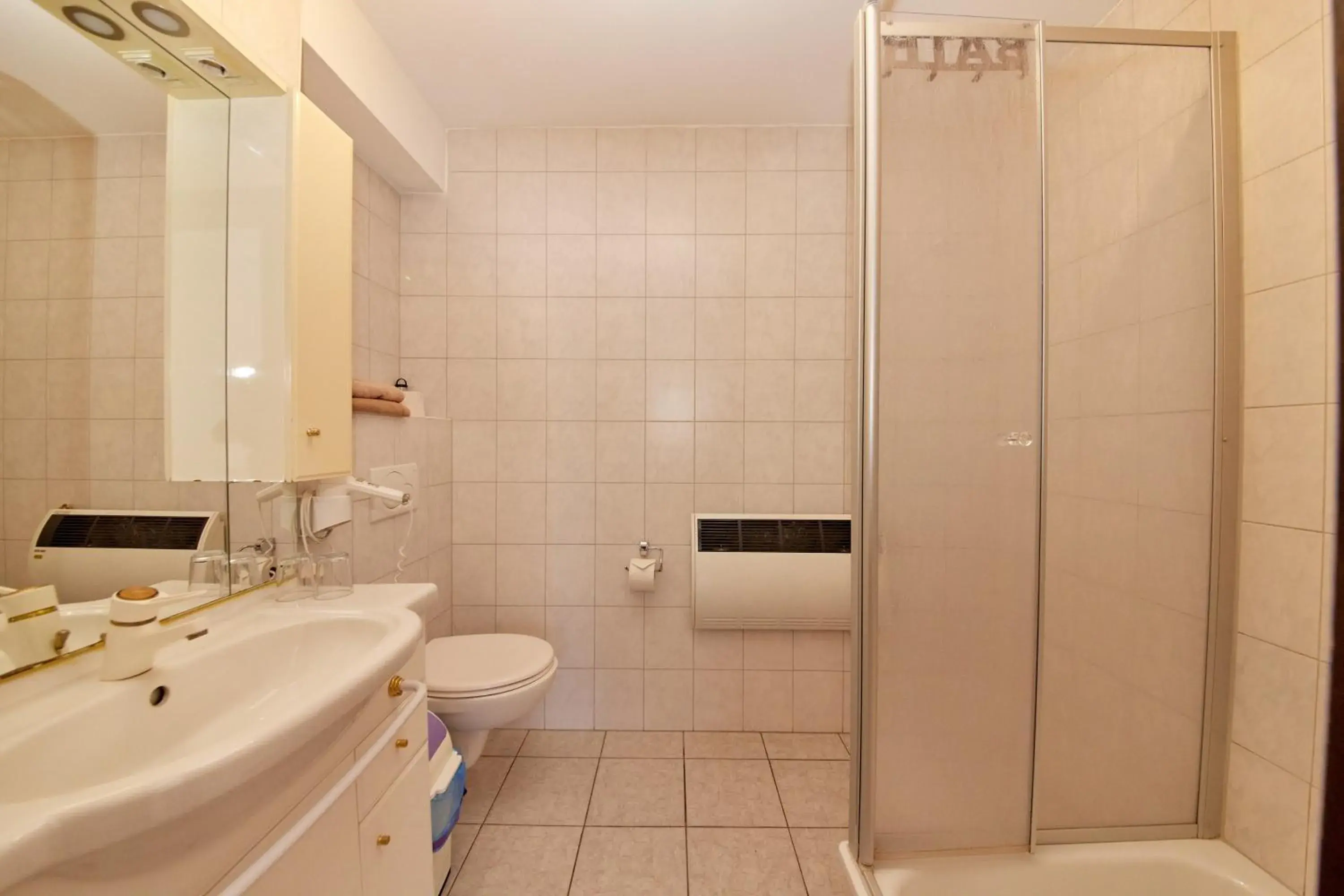 Double Room in Cafe Rosi Double Room in Cafe Rosi