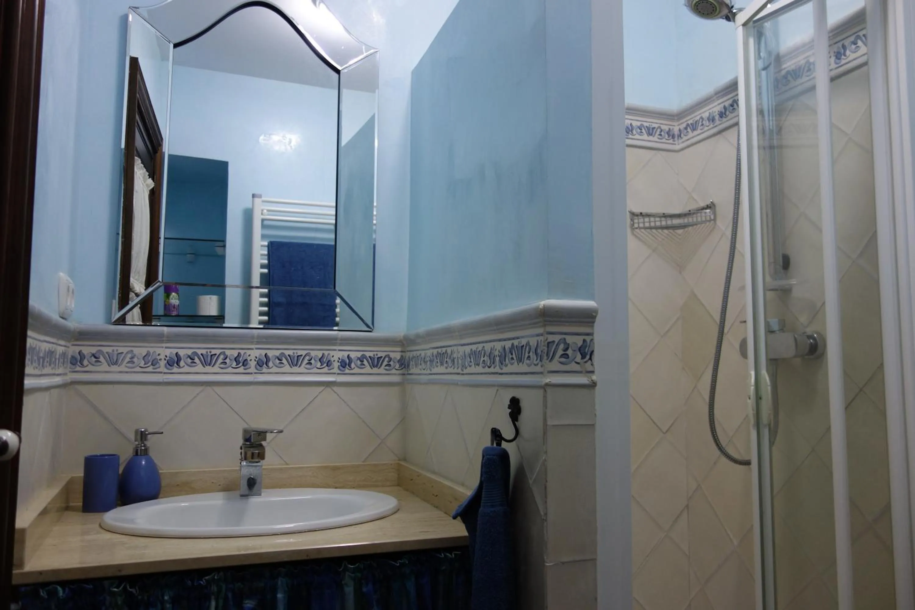 Bathroom in La Escondida Ronda, B&B