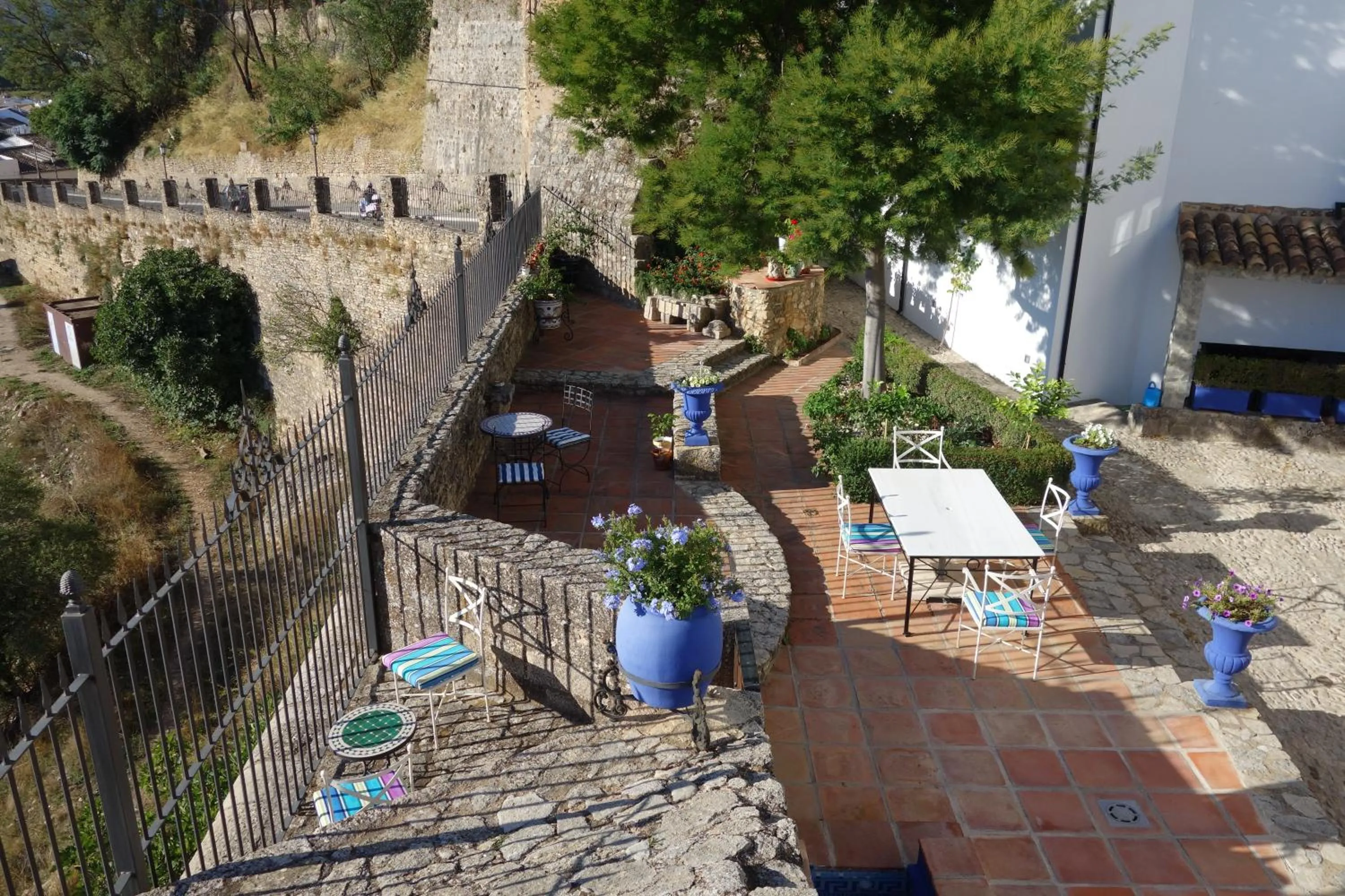 Patio in La Escondida Ronda, B&B