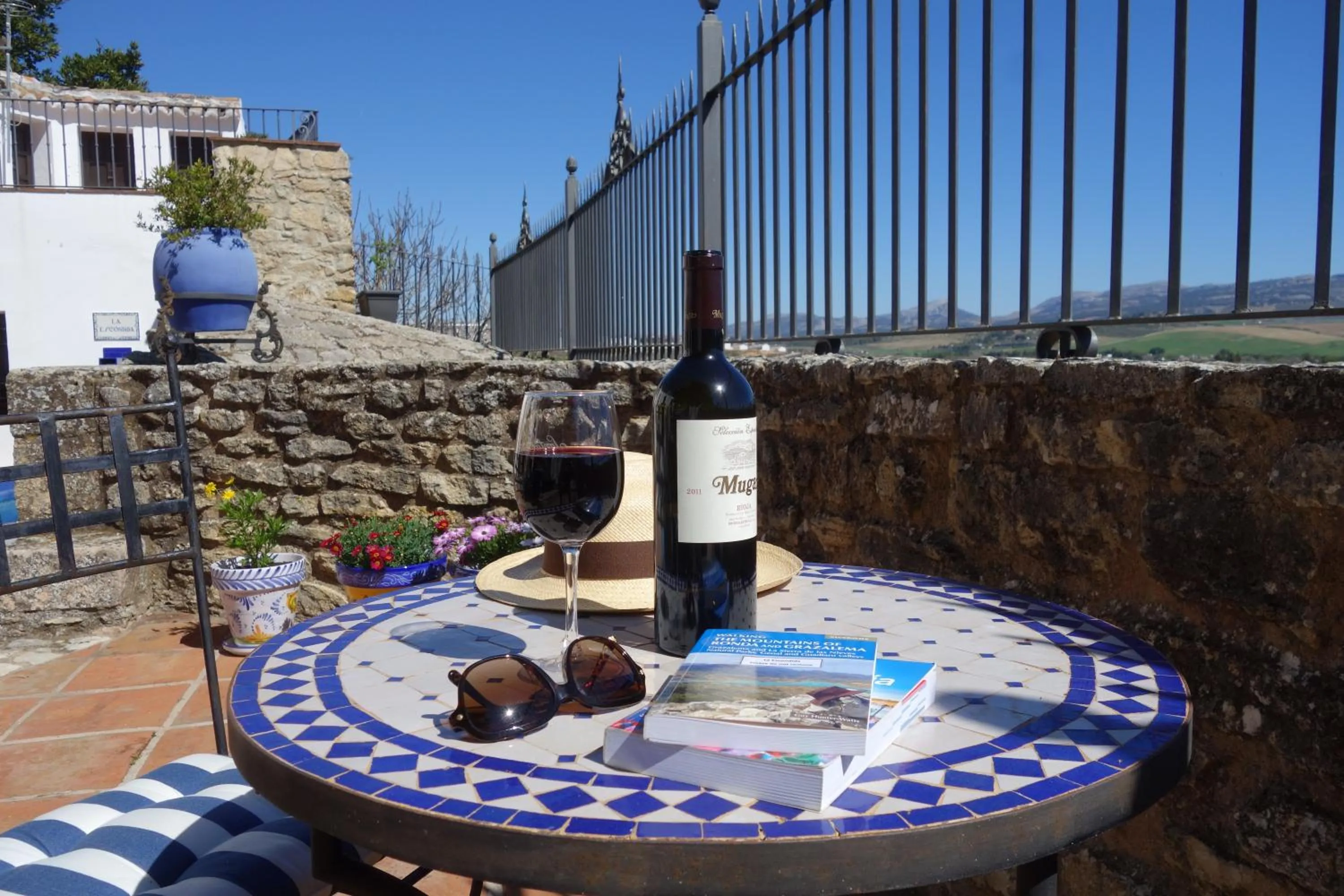 Garden in La Escondida Ronda, B&B