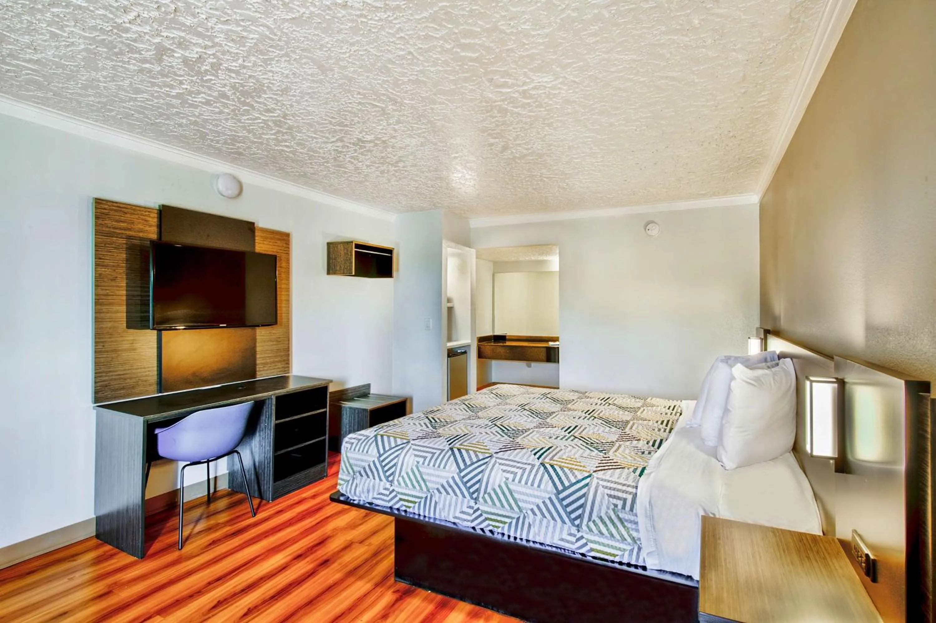 Bedroom, Bed in Motel 6-Fort Worth, TX - White Settlement