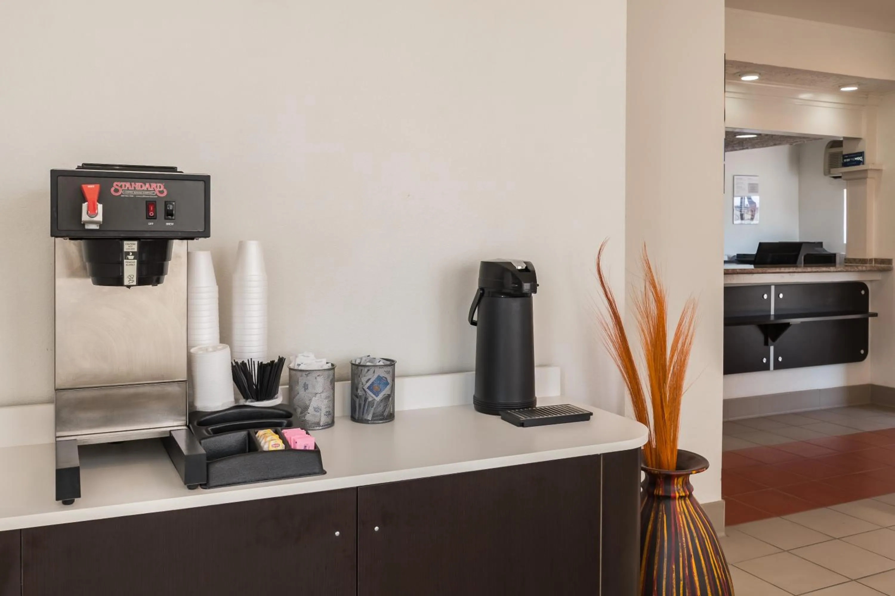 Lobby or reception in Motel 6-Fort Worth, TX - White Settlement