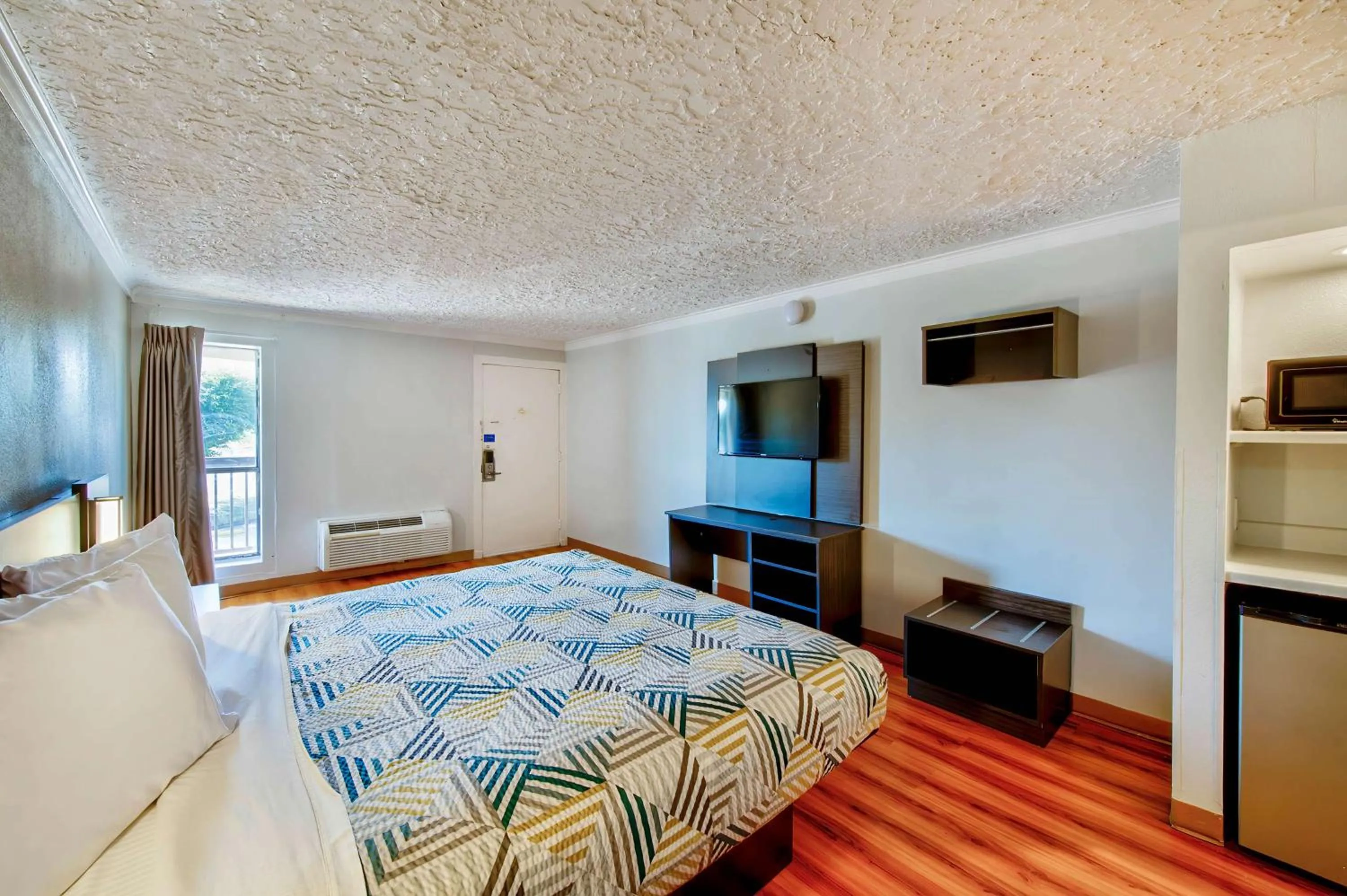 Bedroom, Bed in Motel 6-Fort Worth, TX - White Settlement
