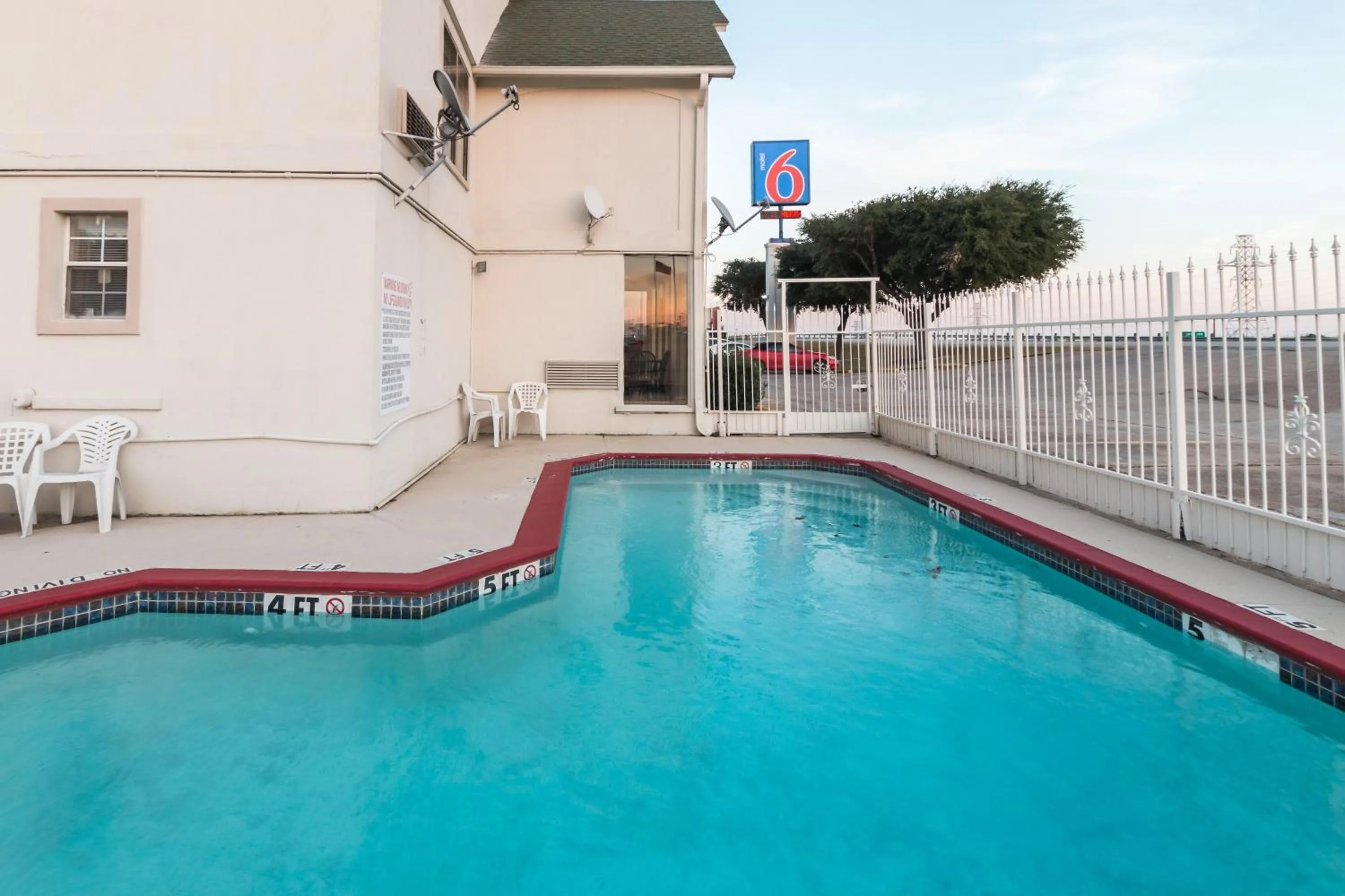Swimming pool in Motel 6-Fort Worth, TX - White Settlement