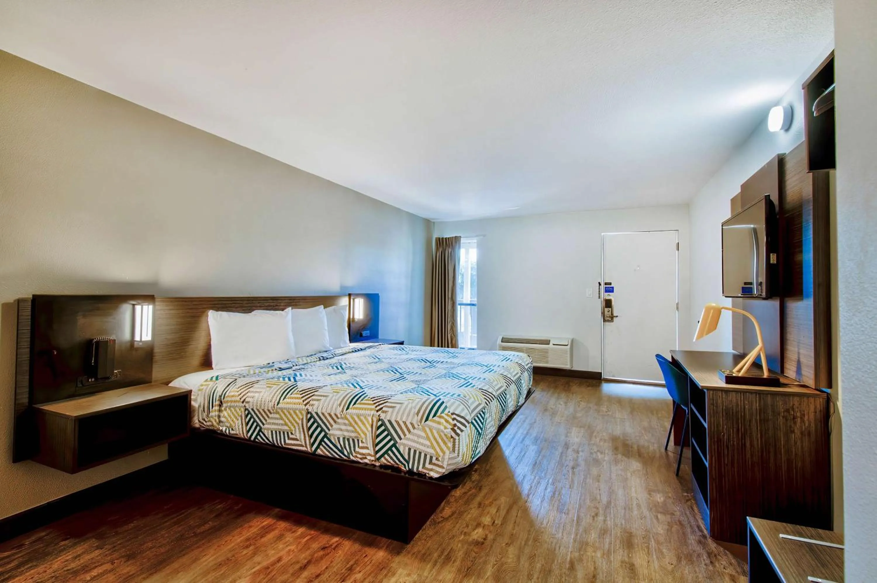 Bedroom, Bed in Motel 6-Fort Worth, TX - White Settlement