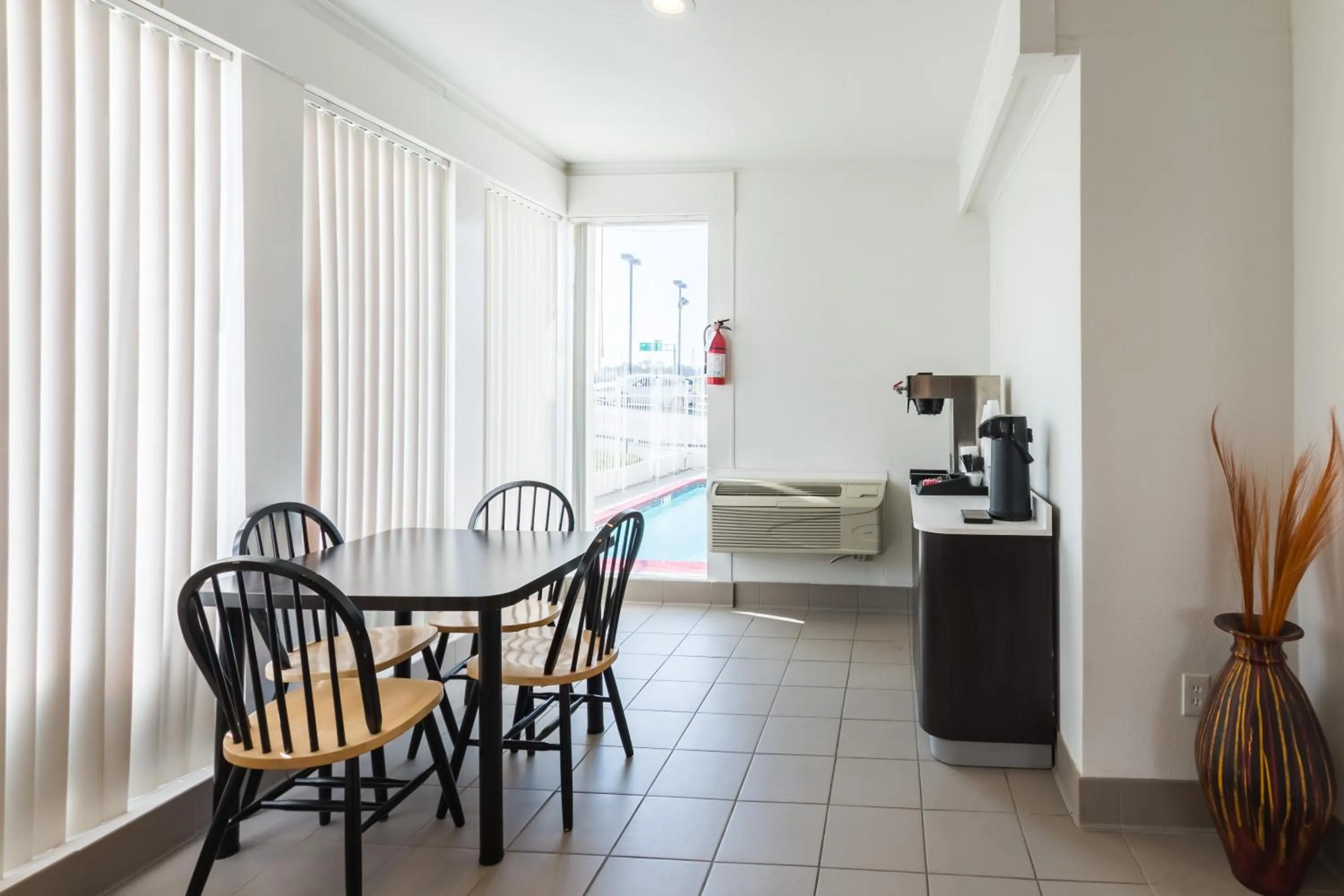 Lobby or reception in Motel 6-Fort Worth, TX - White Settlement