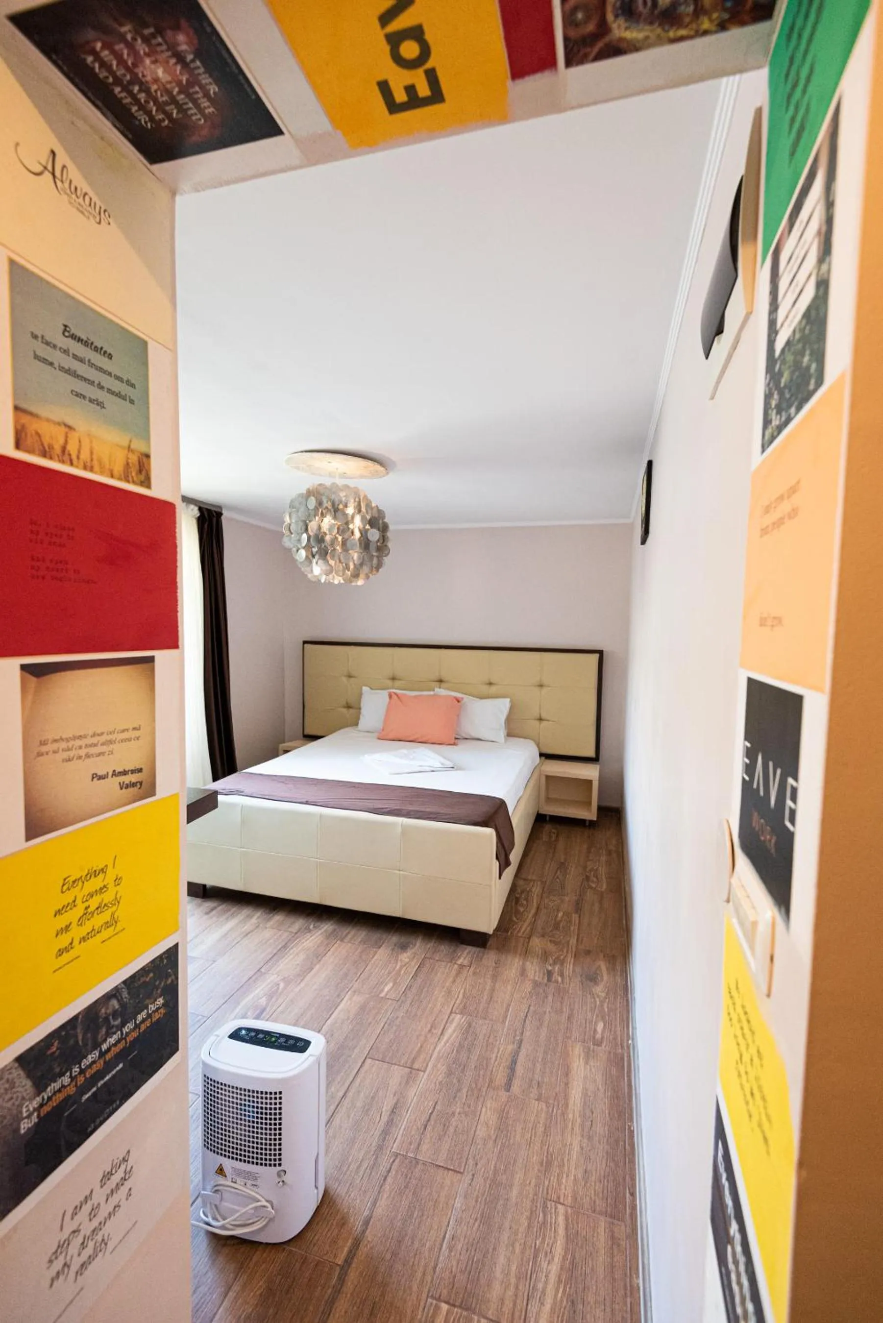 iVAVev IS US ByTheSea EforieSud