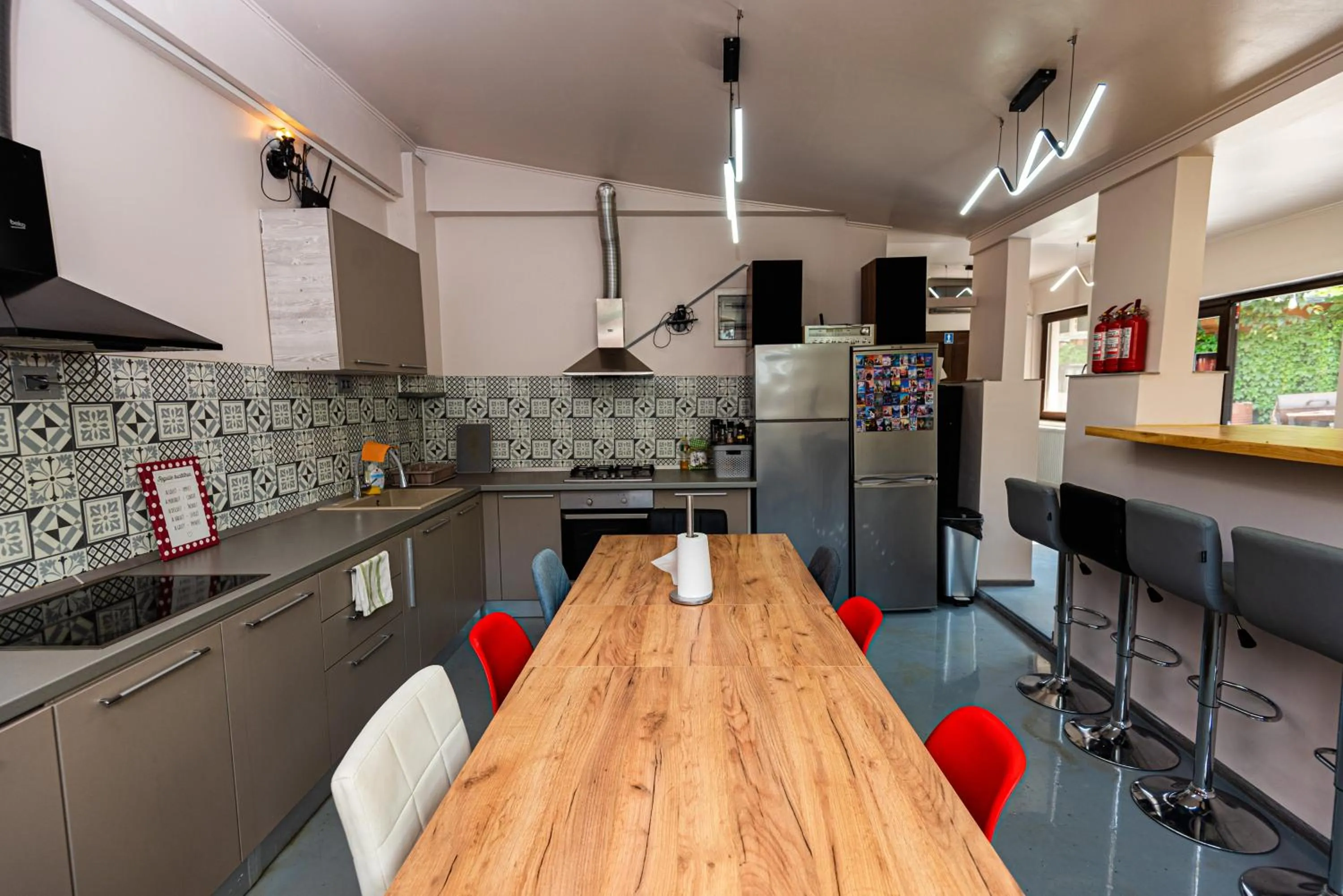 iVAVev IS US ByTheSea EforieSud