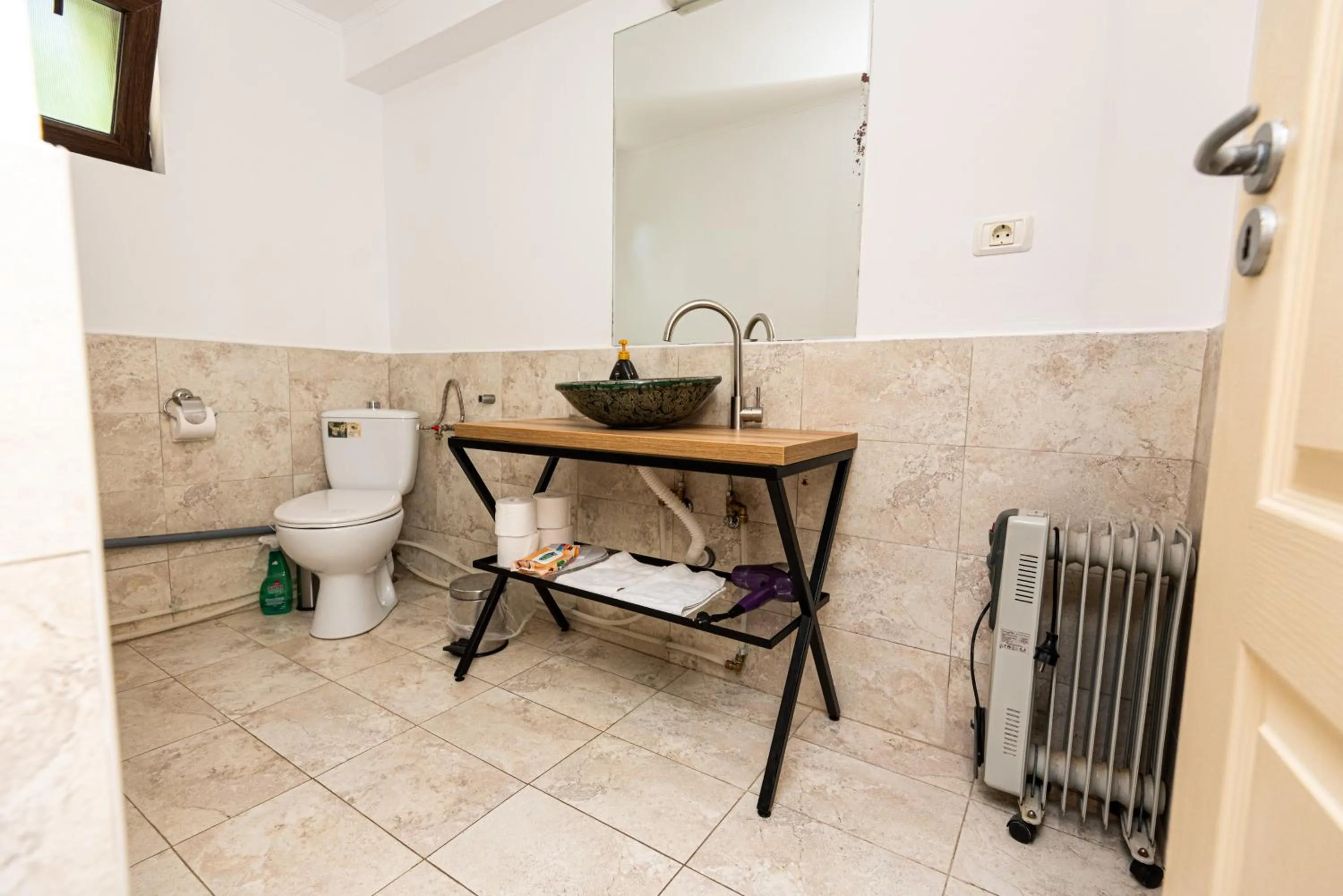 iVAVev IS US ByTheSea EforieSud