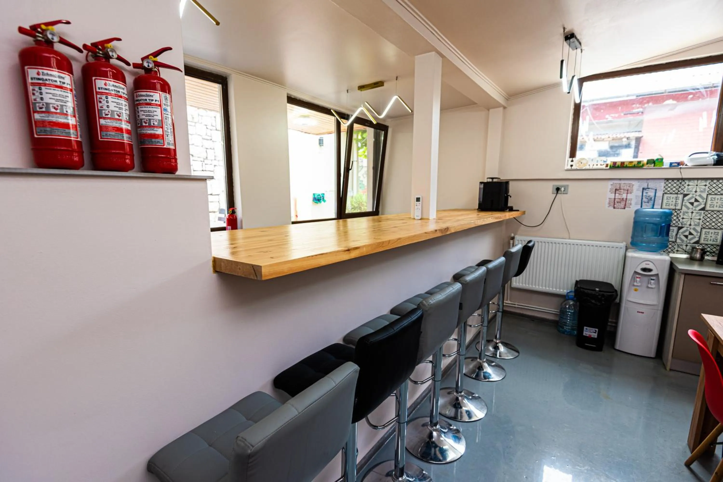 iVAVev IS US ByTheSea EforieSud