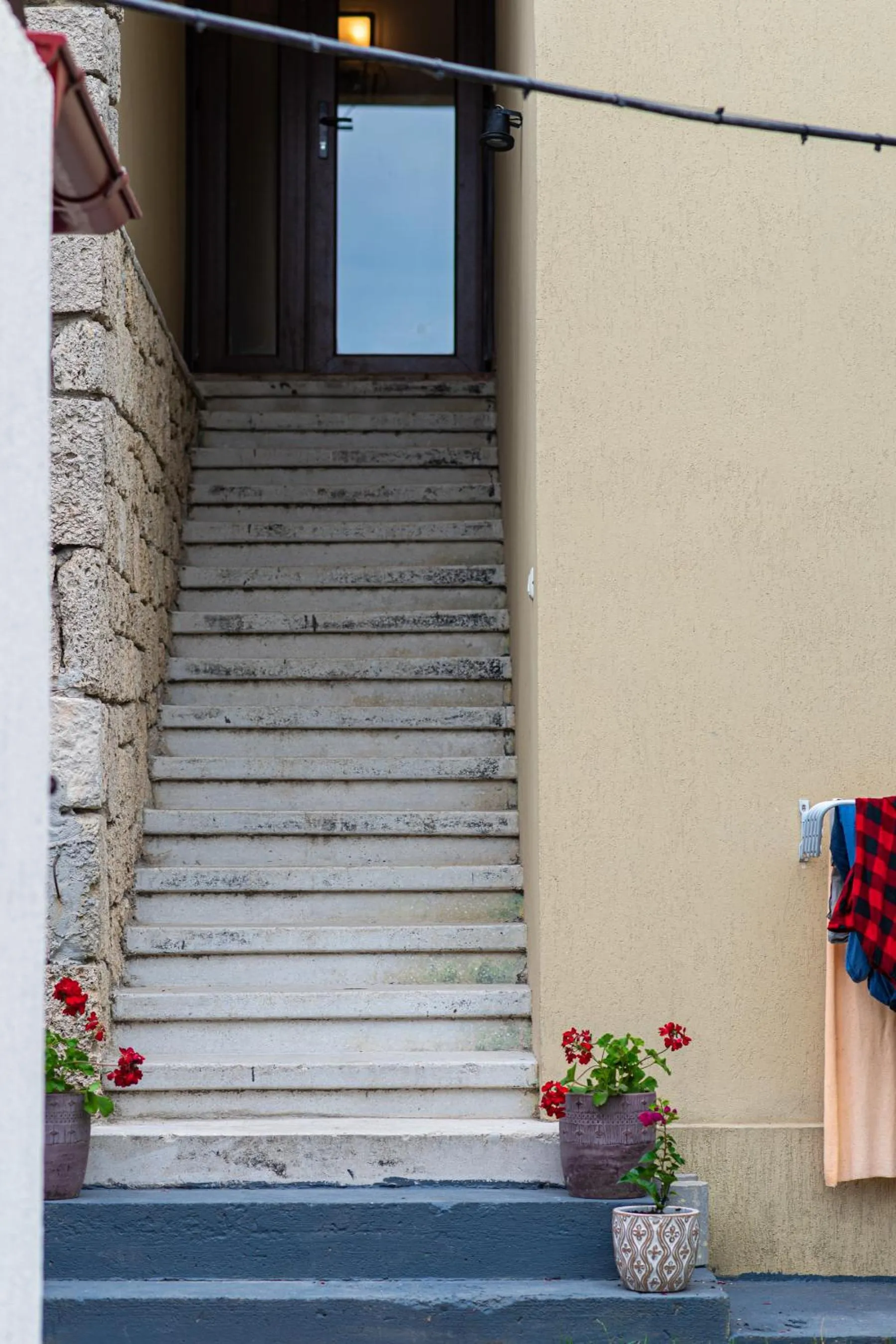 iVAVev IS US ByTheSea EforieSud