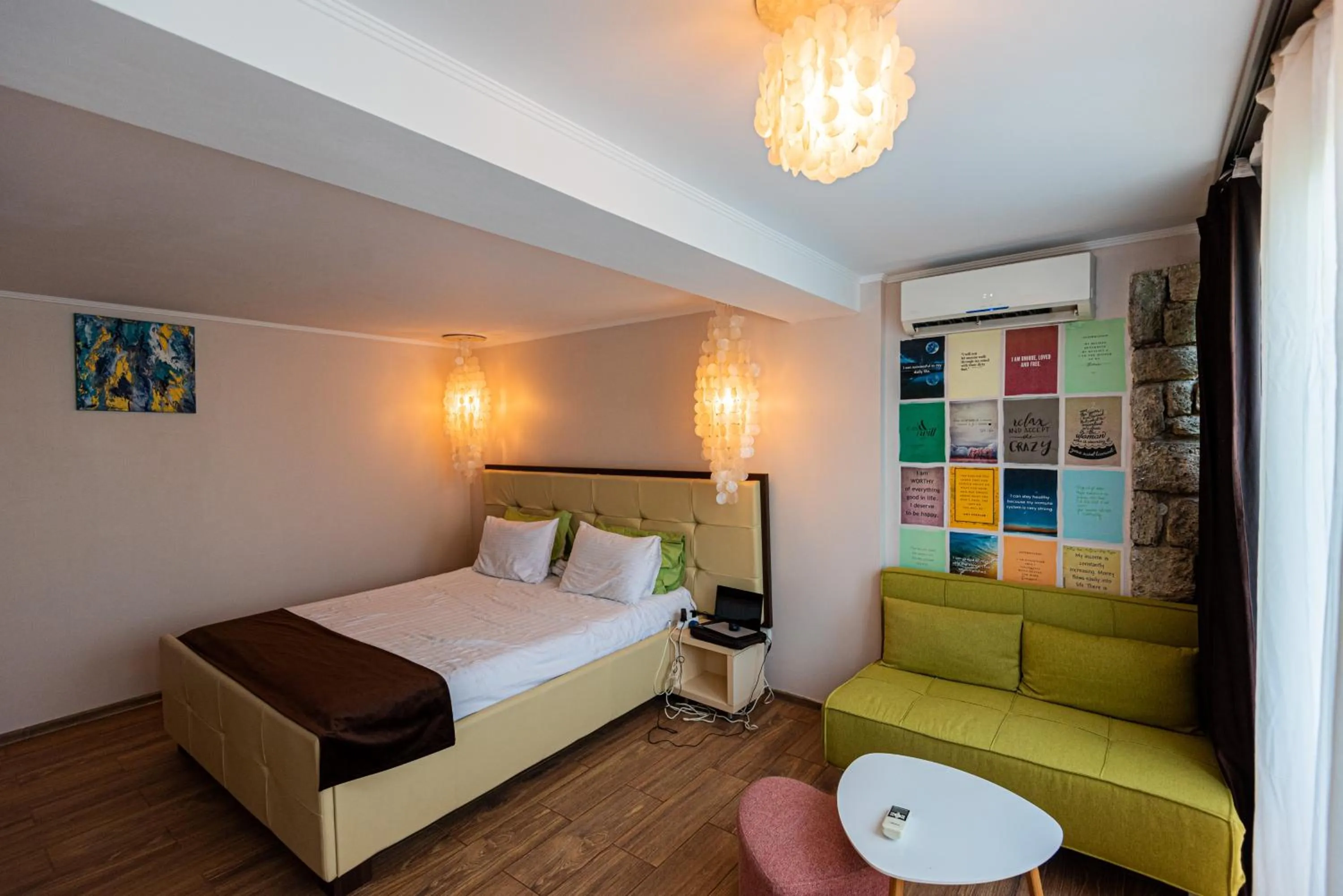 Bed in iVAVev IS US ByTheSea EforieSud