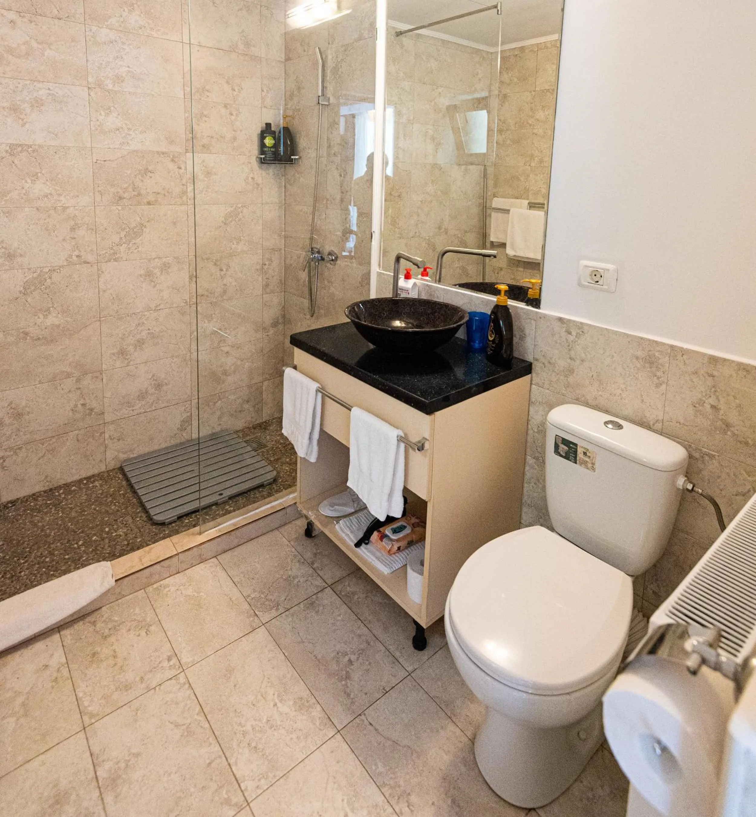 iVAVev IS US ByTheSea EforieSud