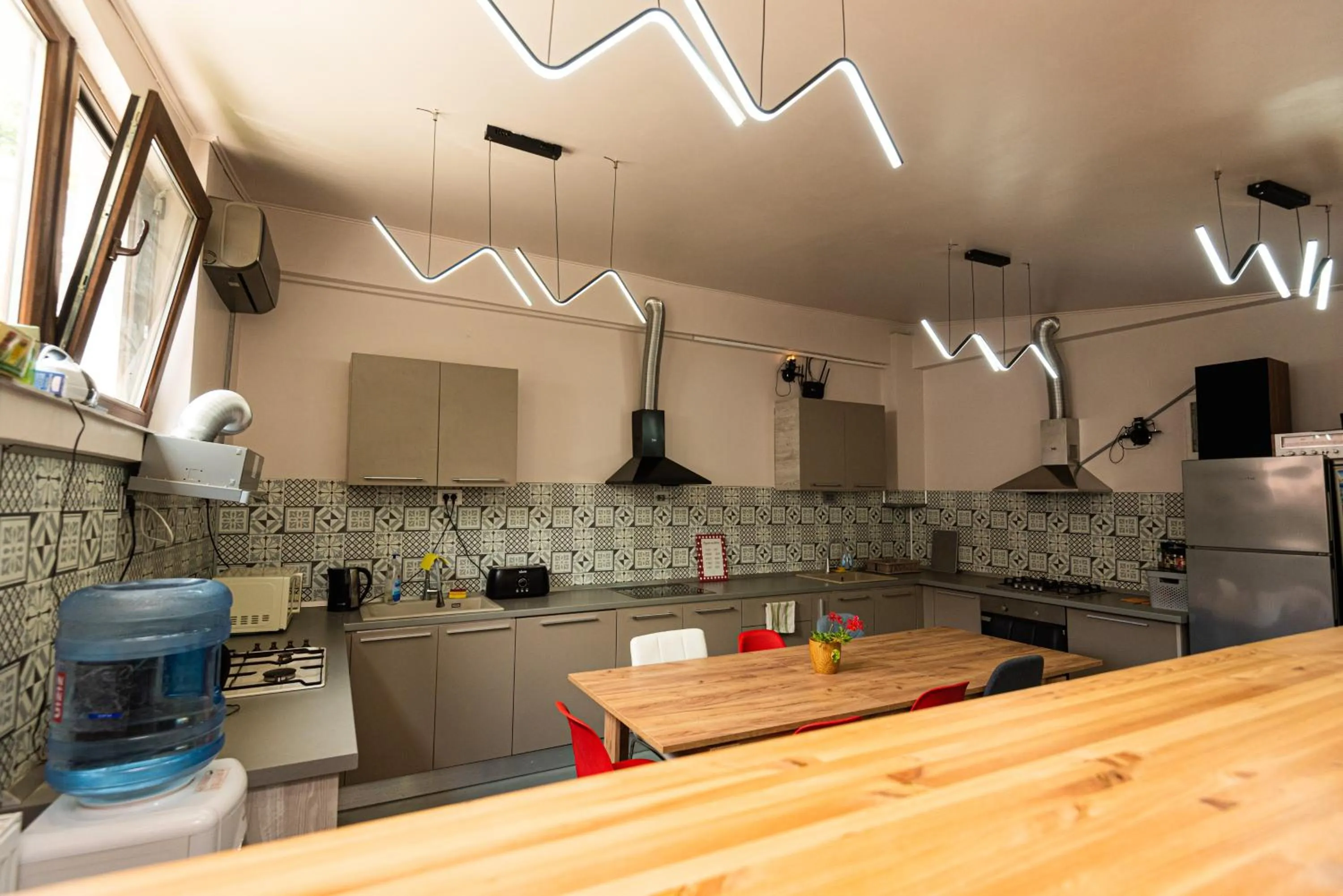 iVAVev IS US ByTheSea EforieSud