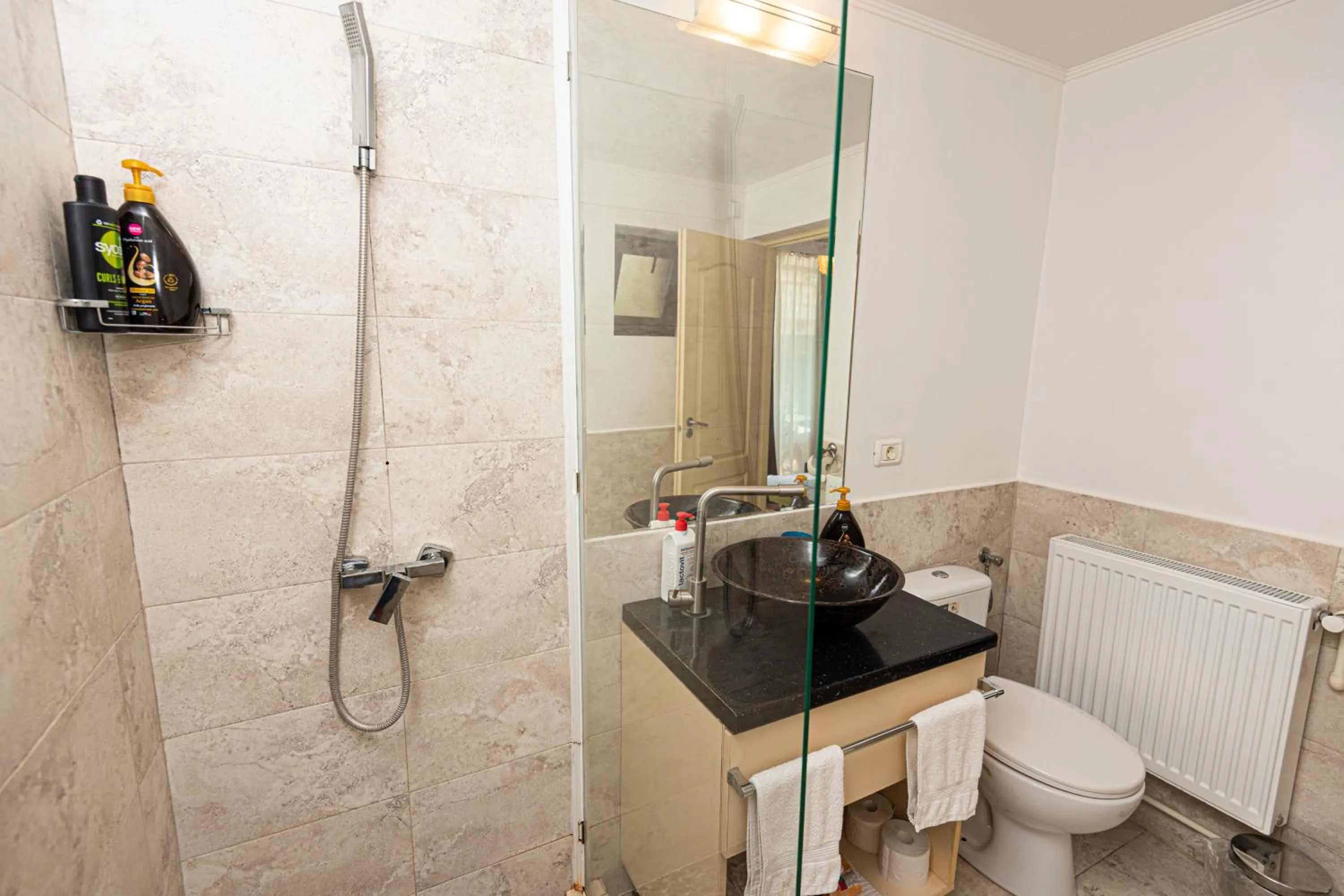 iVAVev IS US ByTheSea EforieSud