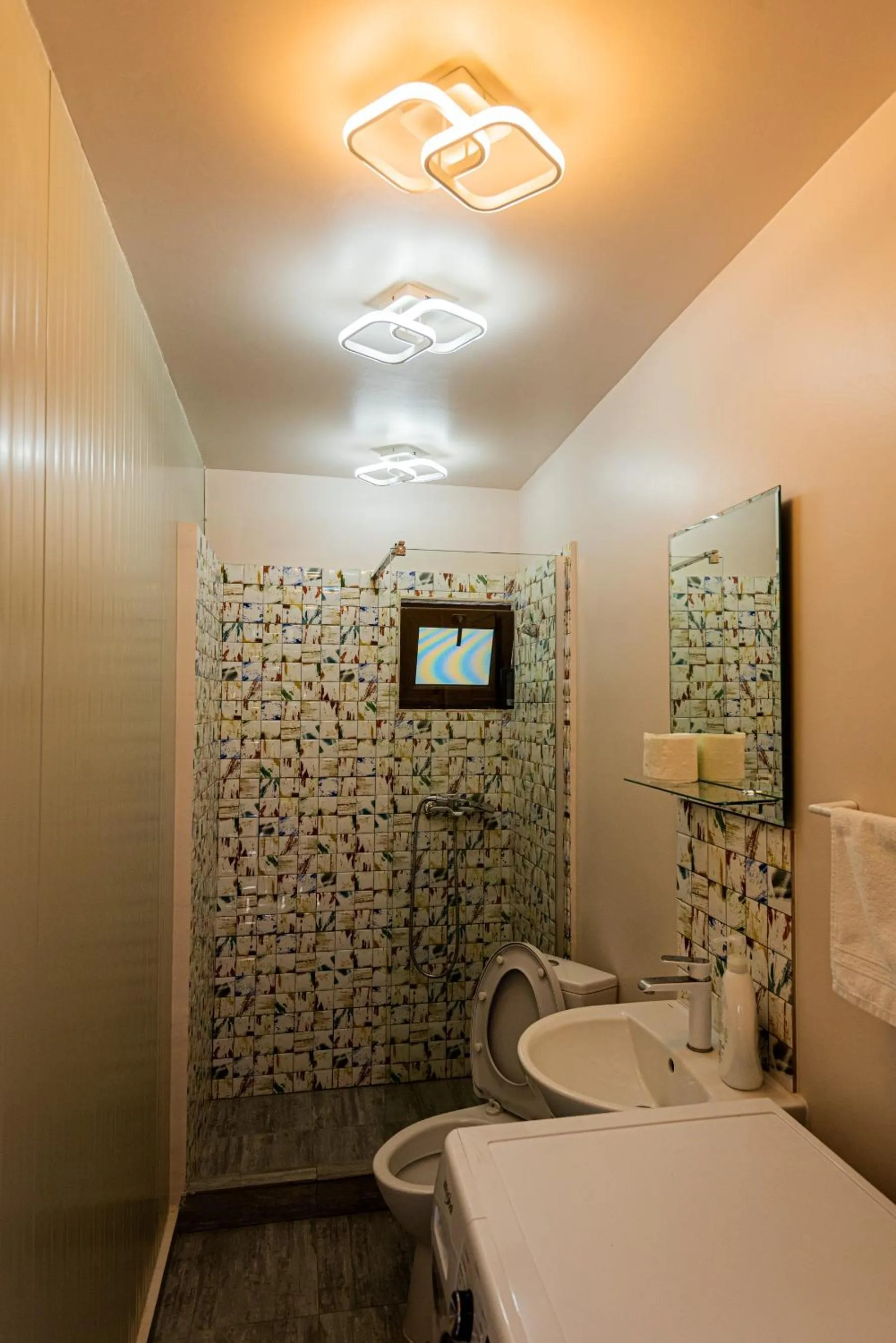 iVAVev IS US ByTheSea EforieSud