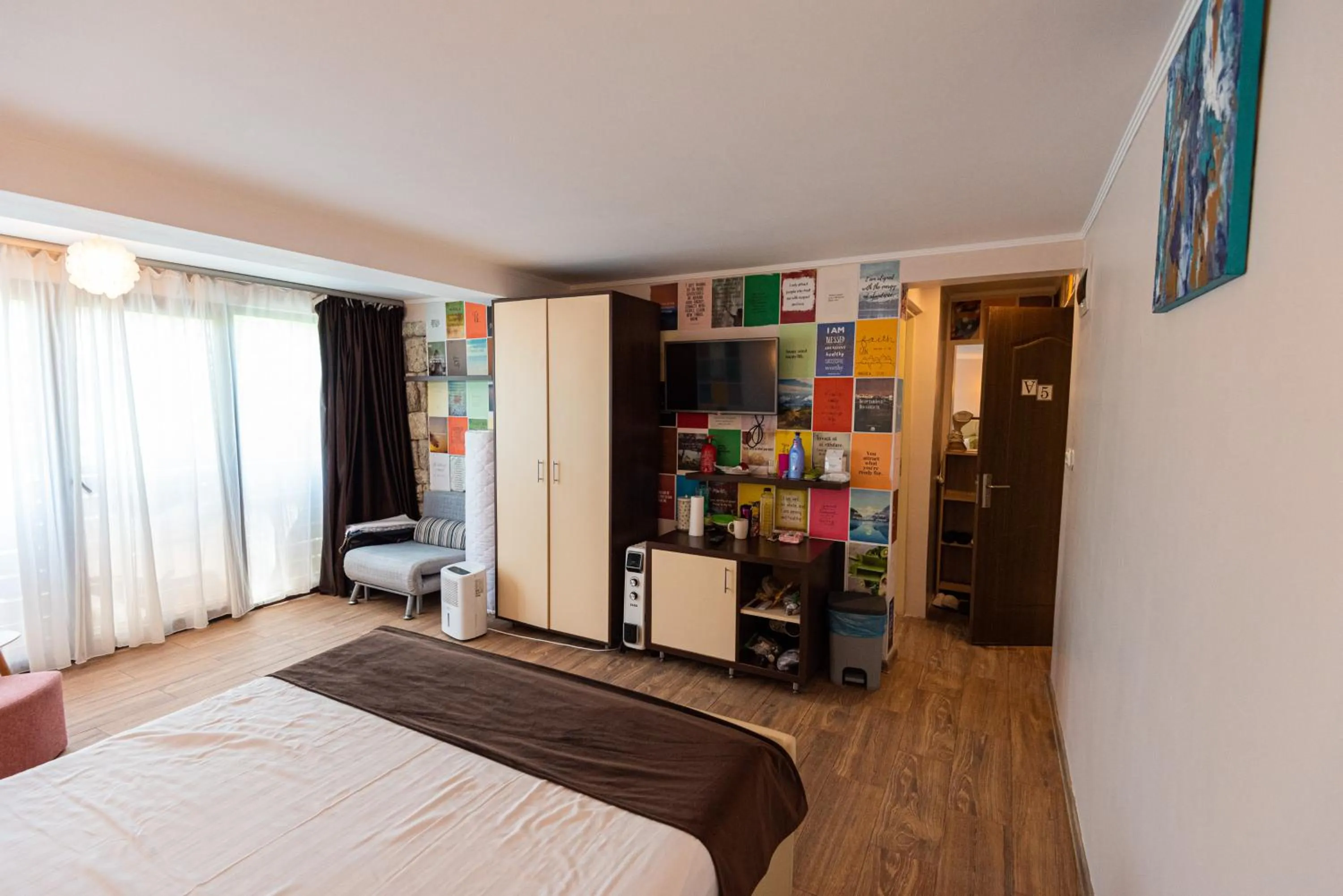 Bed in iVAVev IS US ByTheSea EforieSud