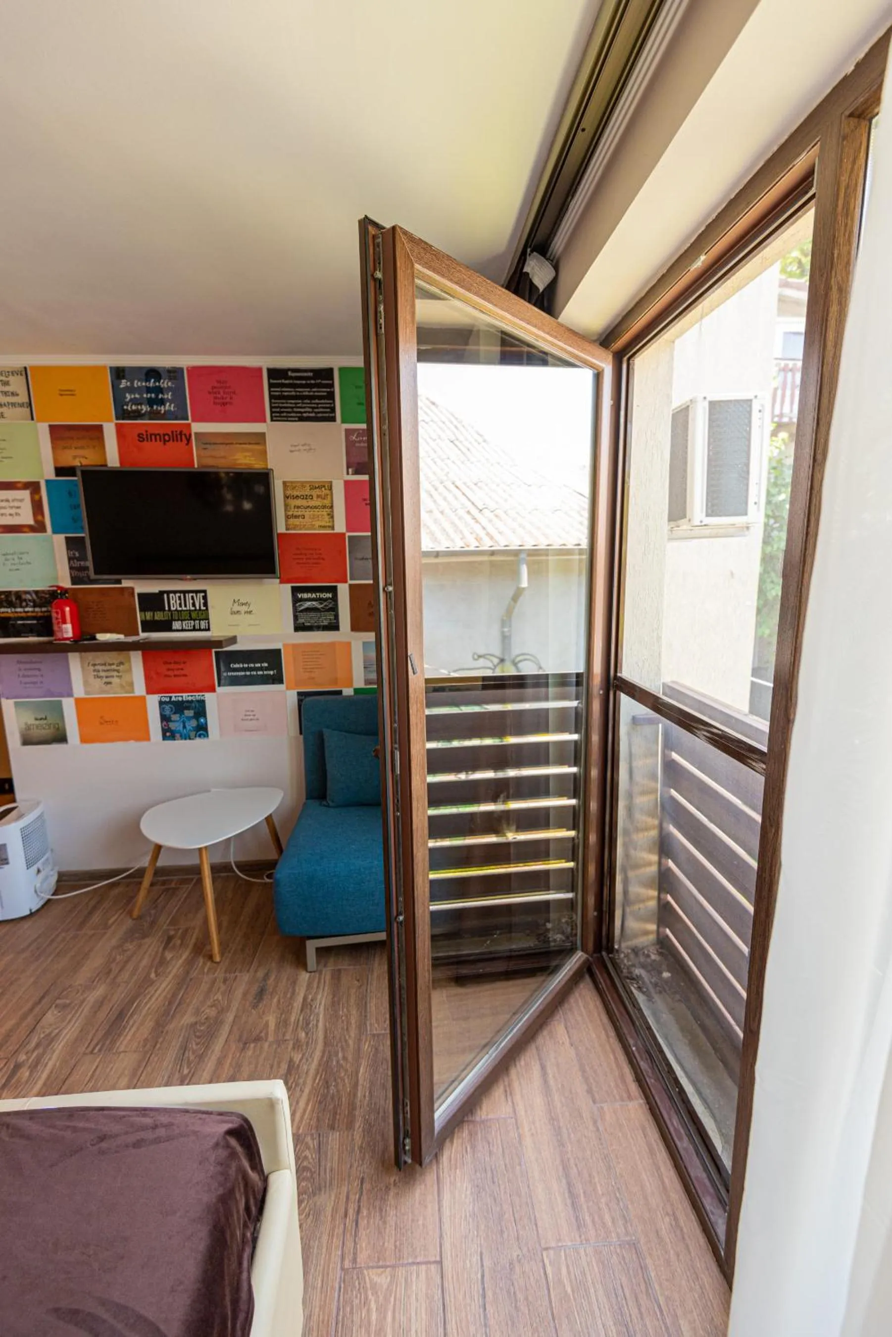 Bed in iVAVev IS US ByTheSea EforieSud