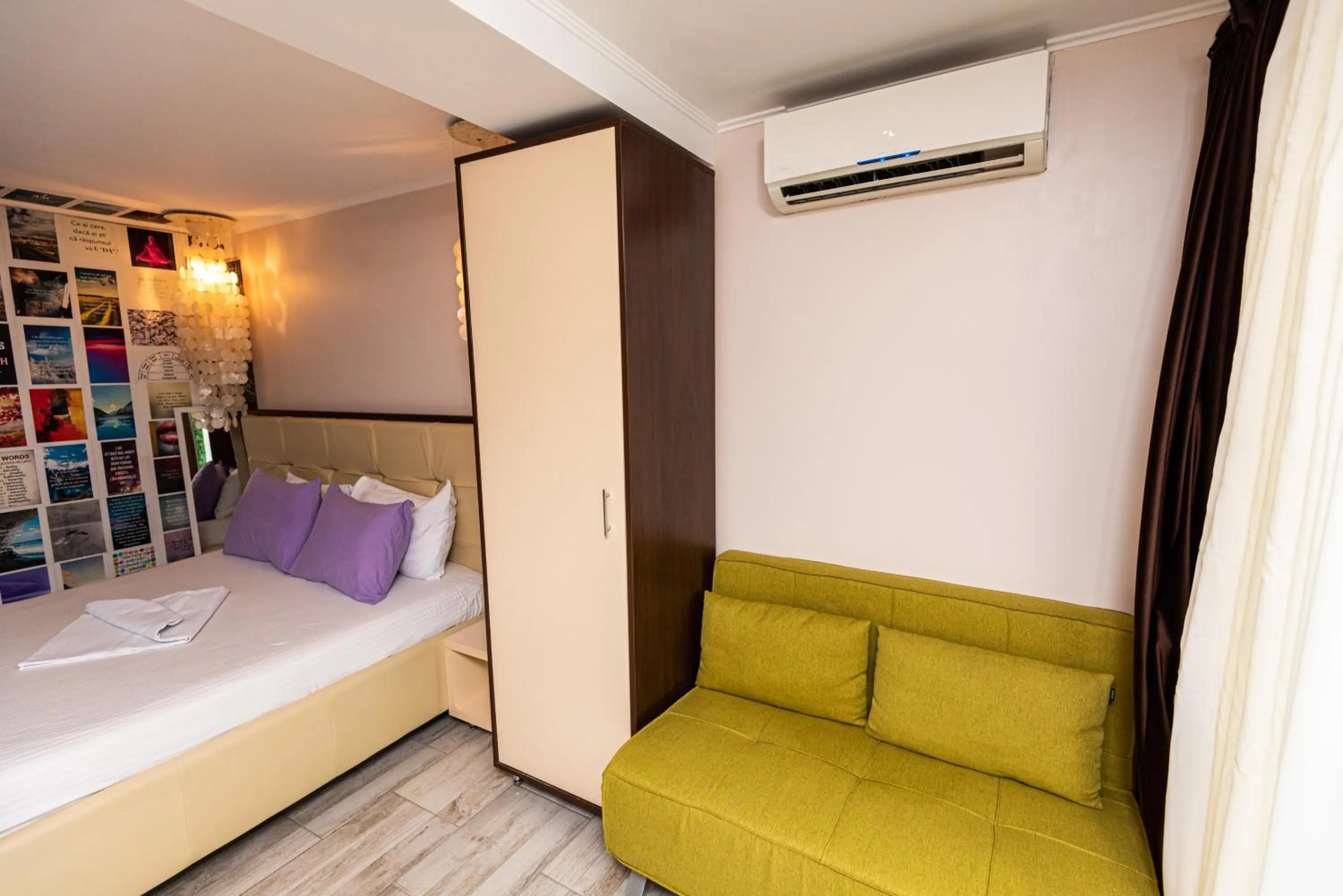 Bed in iVAVev IS US ByTheSea EforieSud