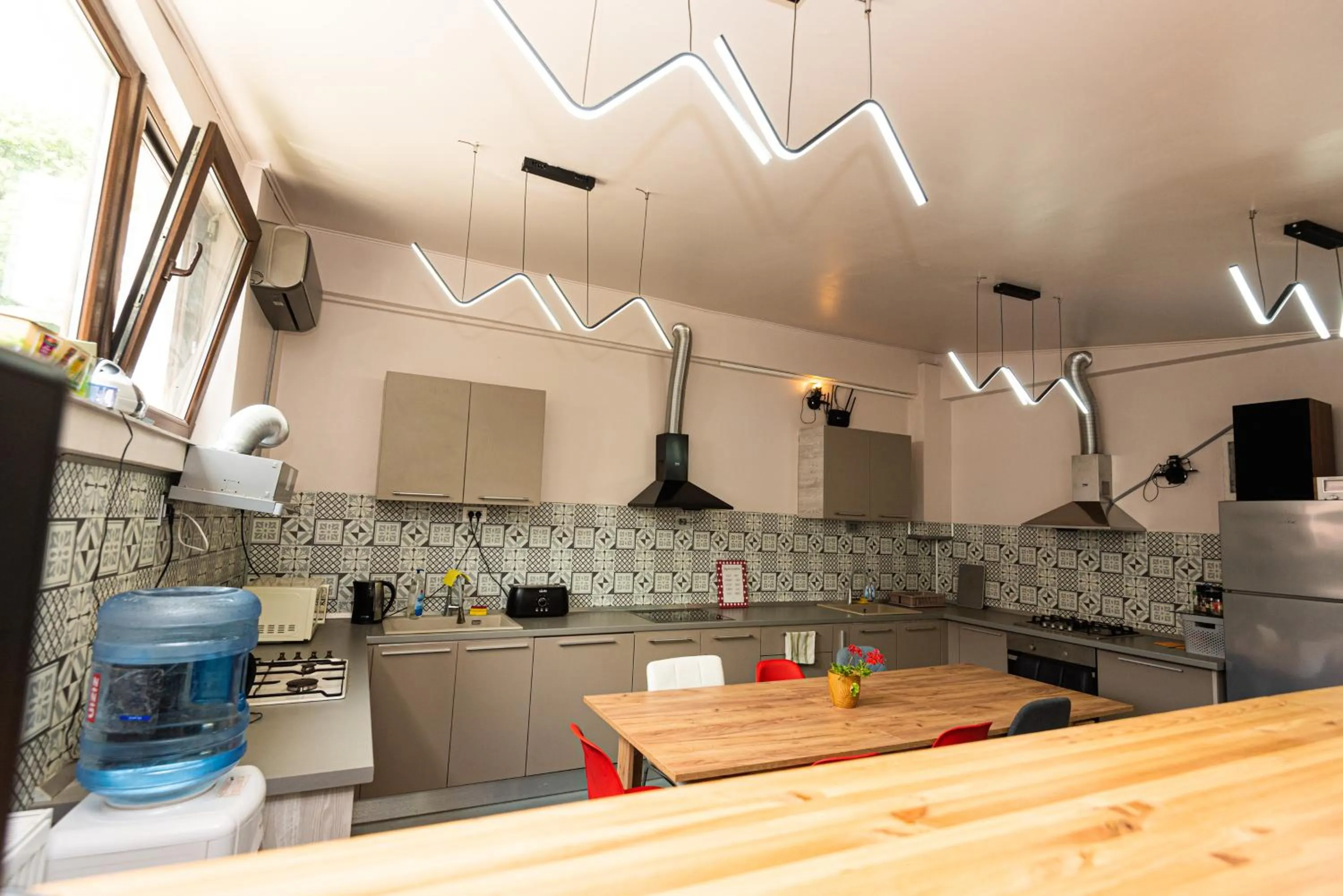 iVAVev IS US ByTheSea EforieSud