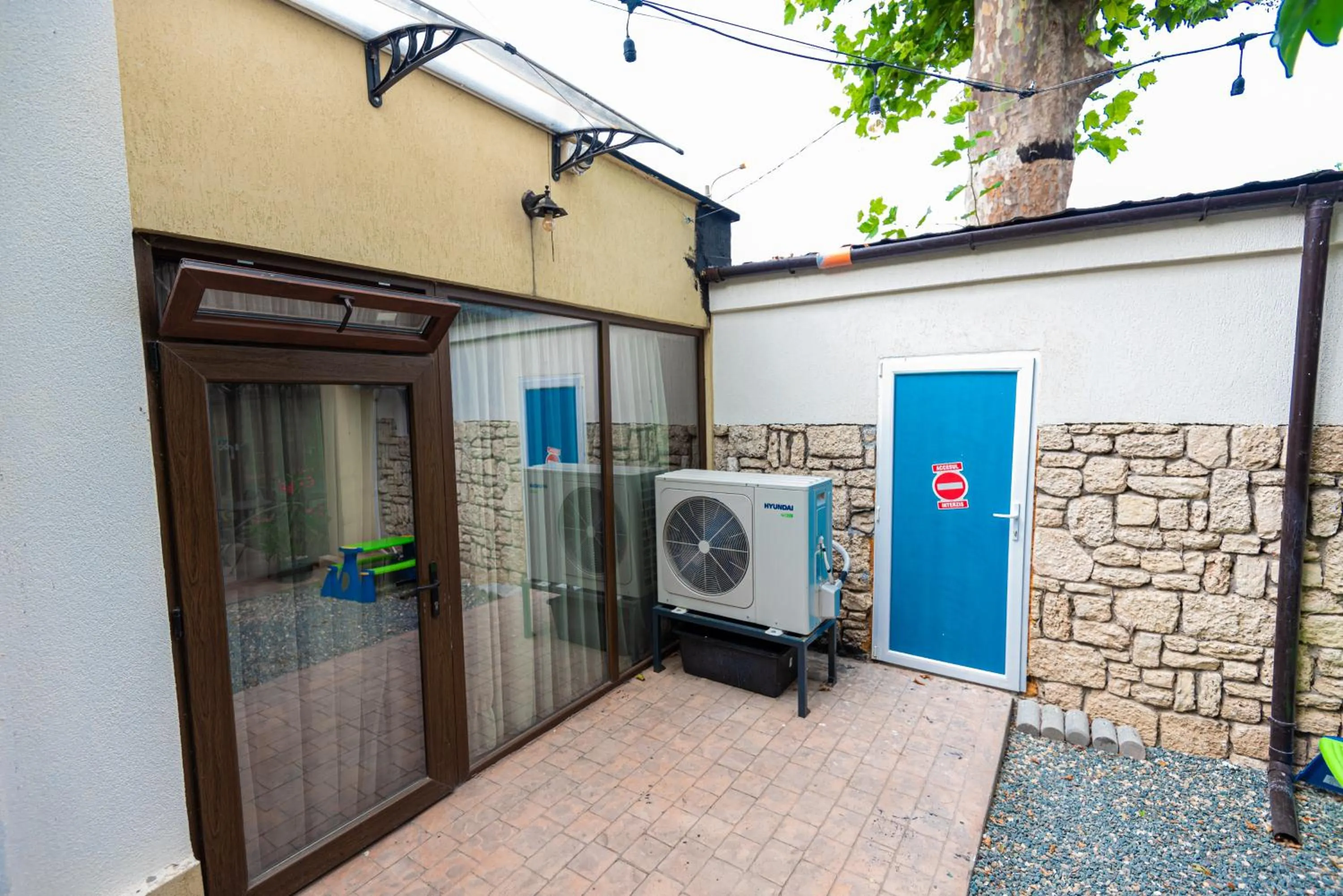 iVAVev IS US ByTheSea EforieSud