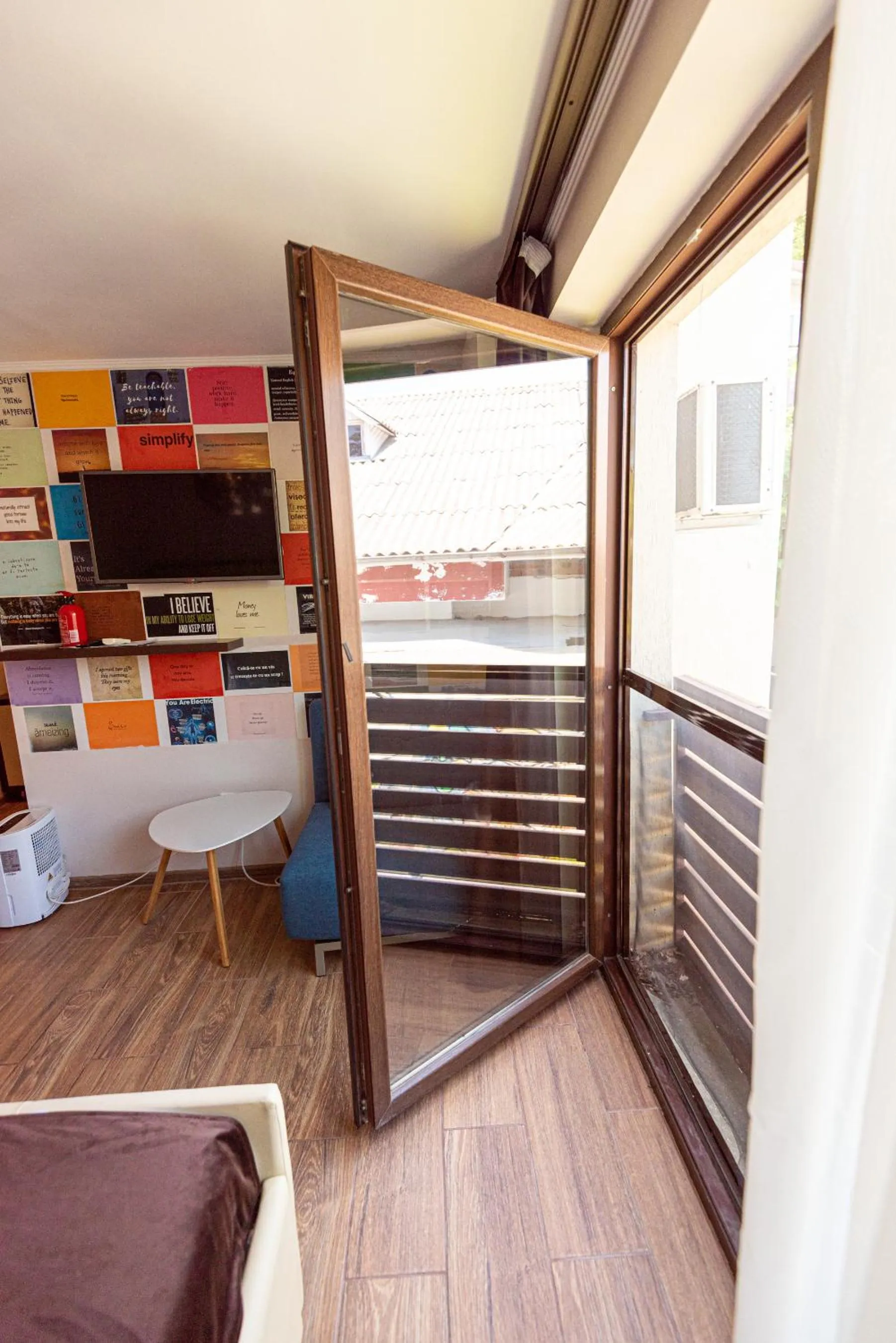 Bed in iVAVev IS US ByTheSea EforieSud