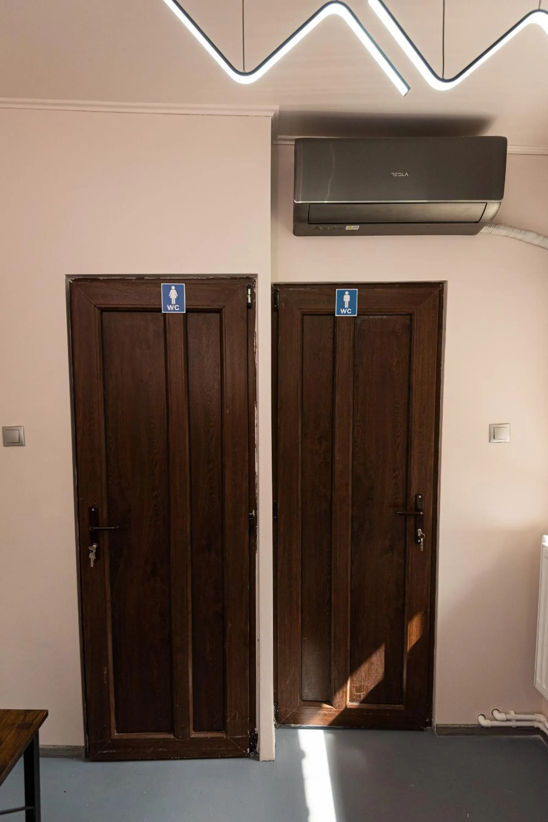 iVAVev IS US ByTheSea EforieSud