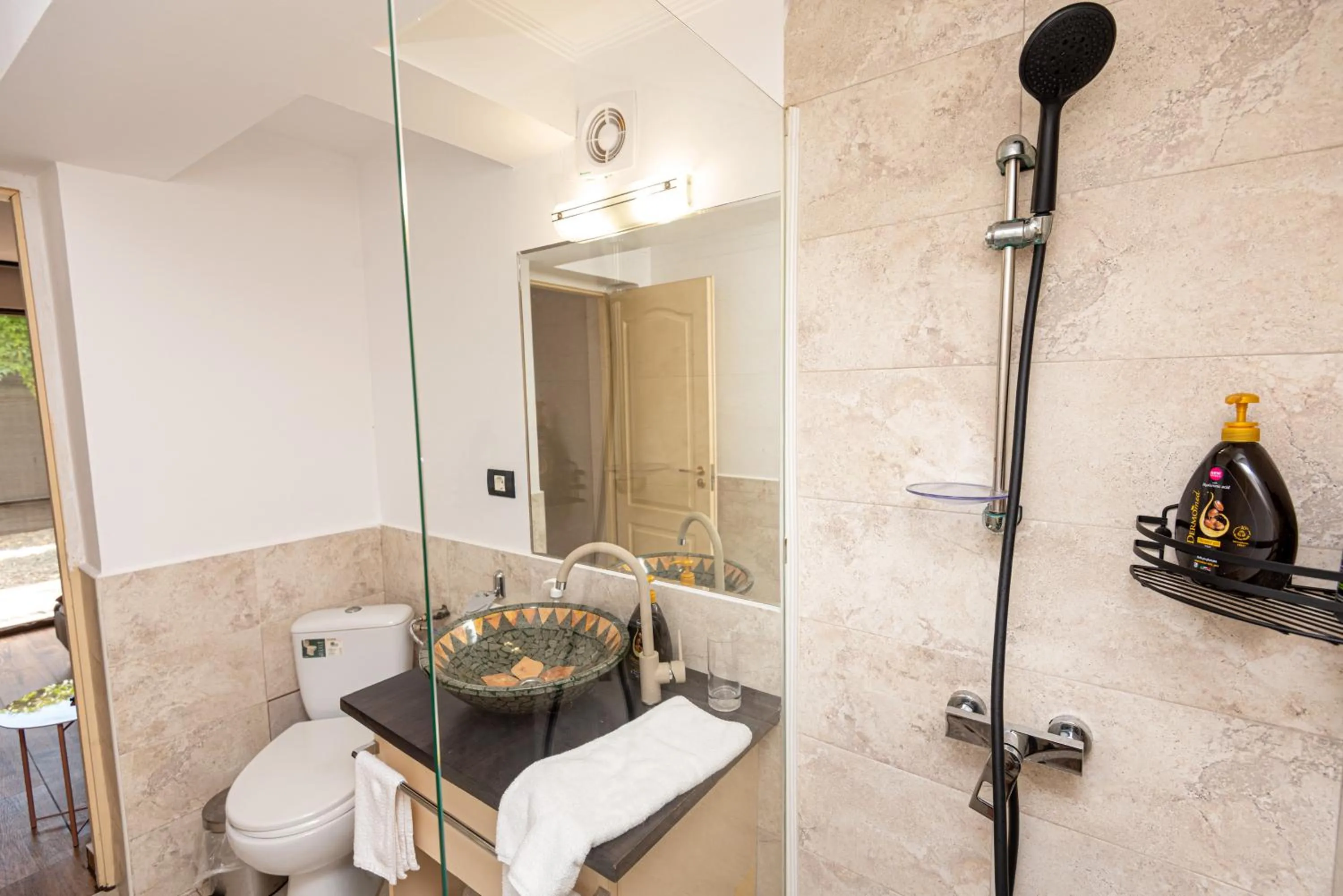 iVAVev IS US ByTheSea EforieSud