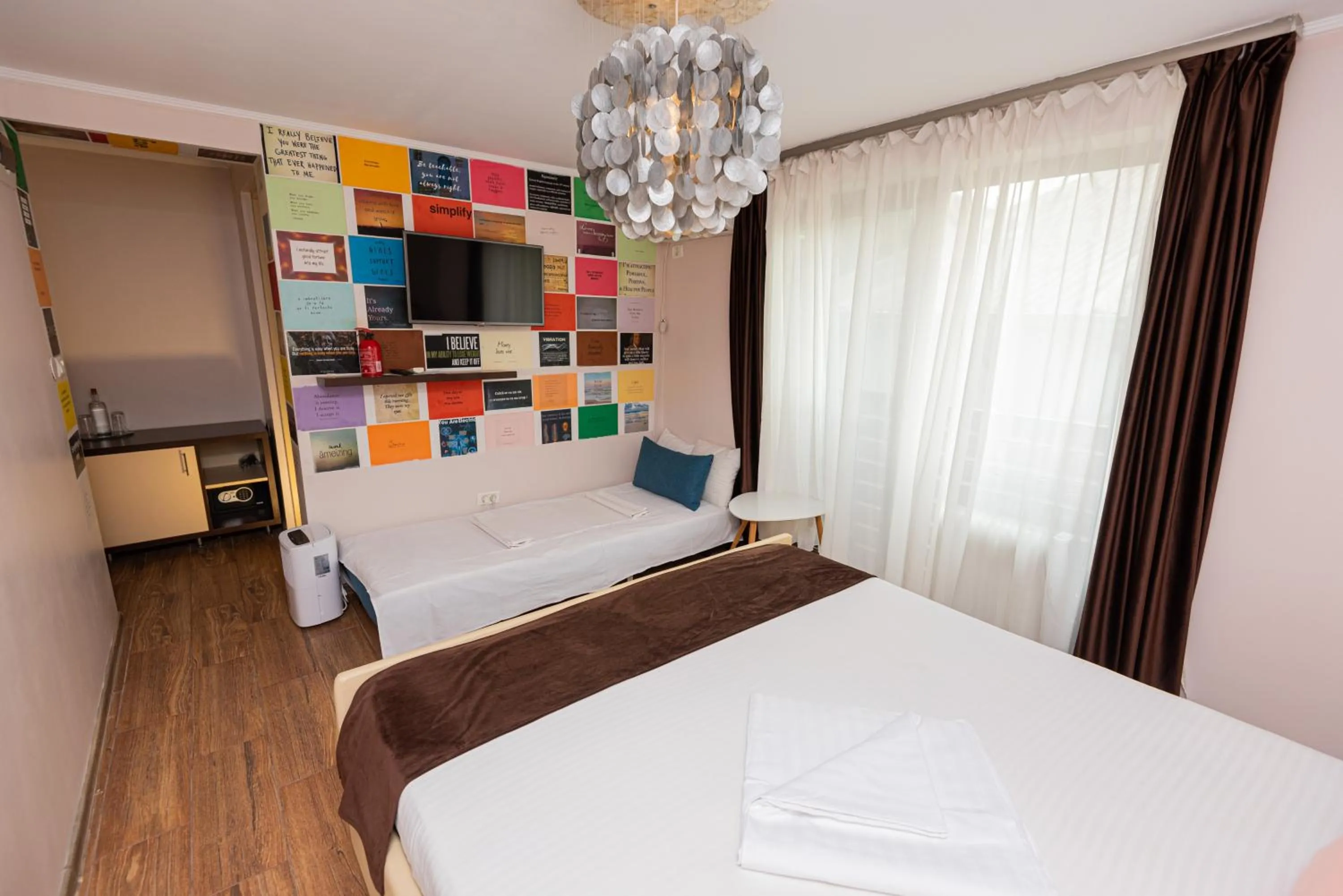 Bed in iVAVev IS US ByTheSea EforieSud