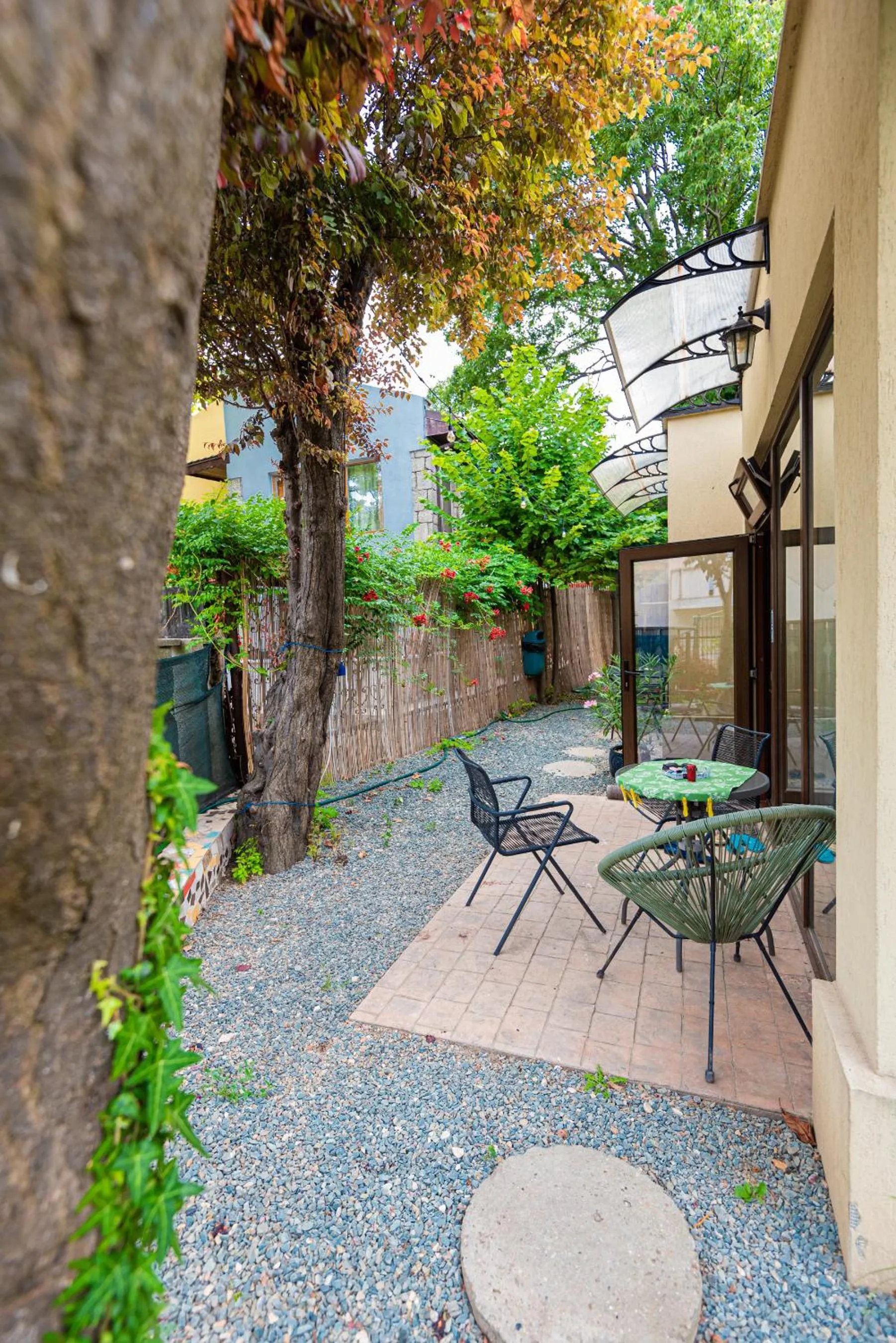 iVAVev IS US ByTheSea EforieSud