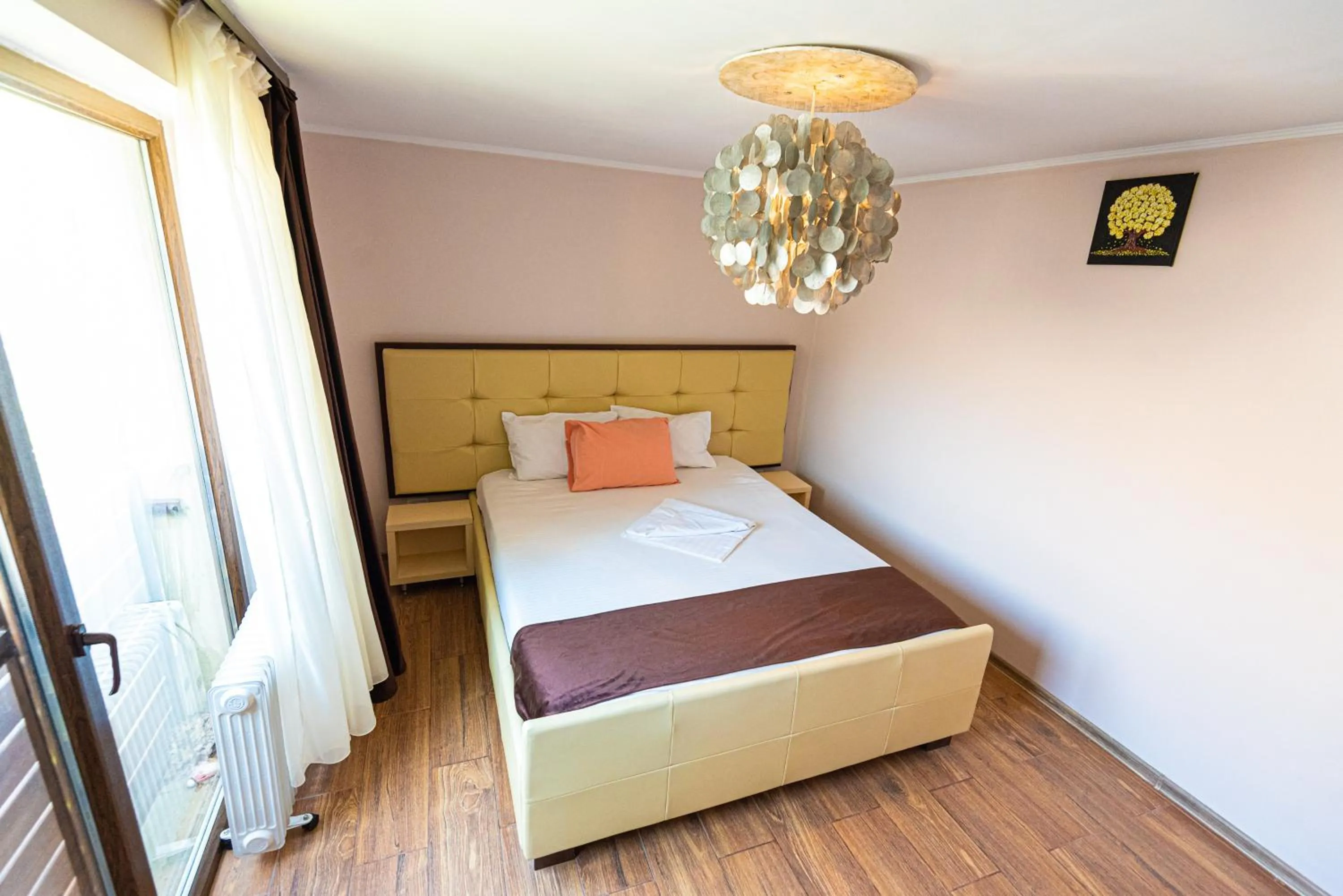 Bed in iVAVev IS US ByTheSea EforieSud