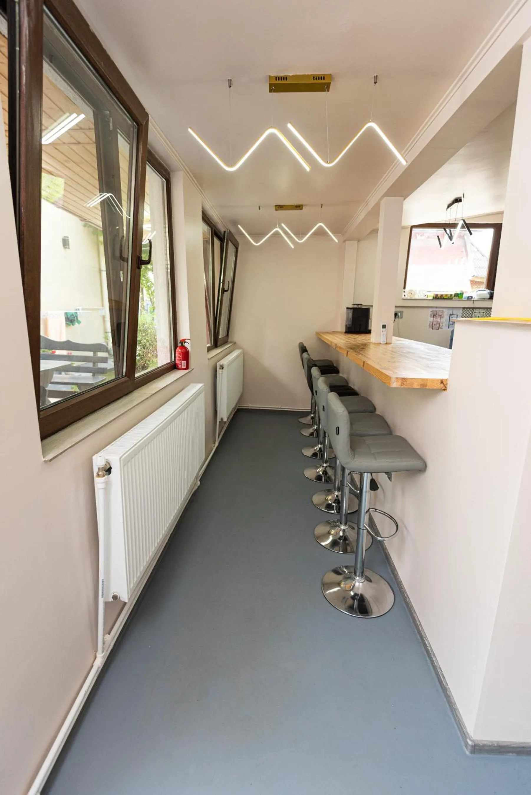 iVAVev IS US ByTheSea EforieSud