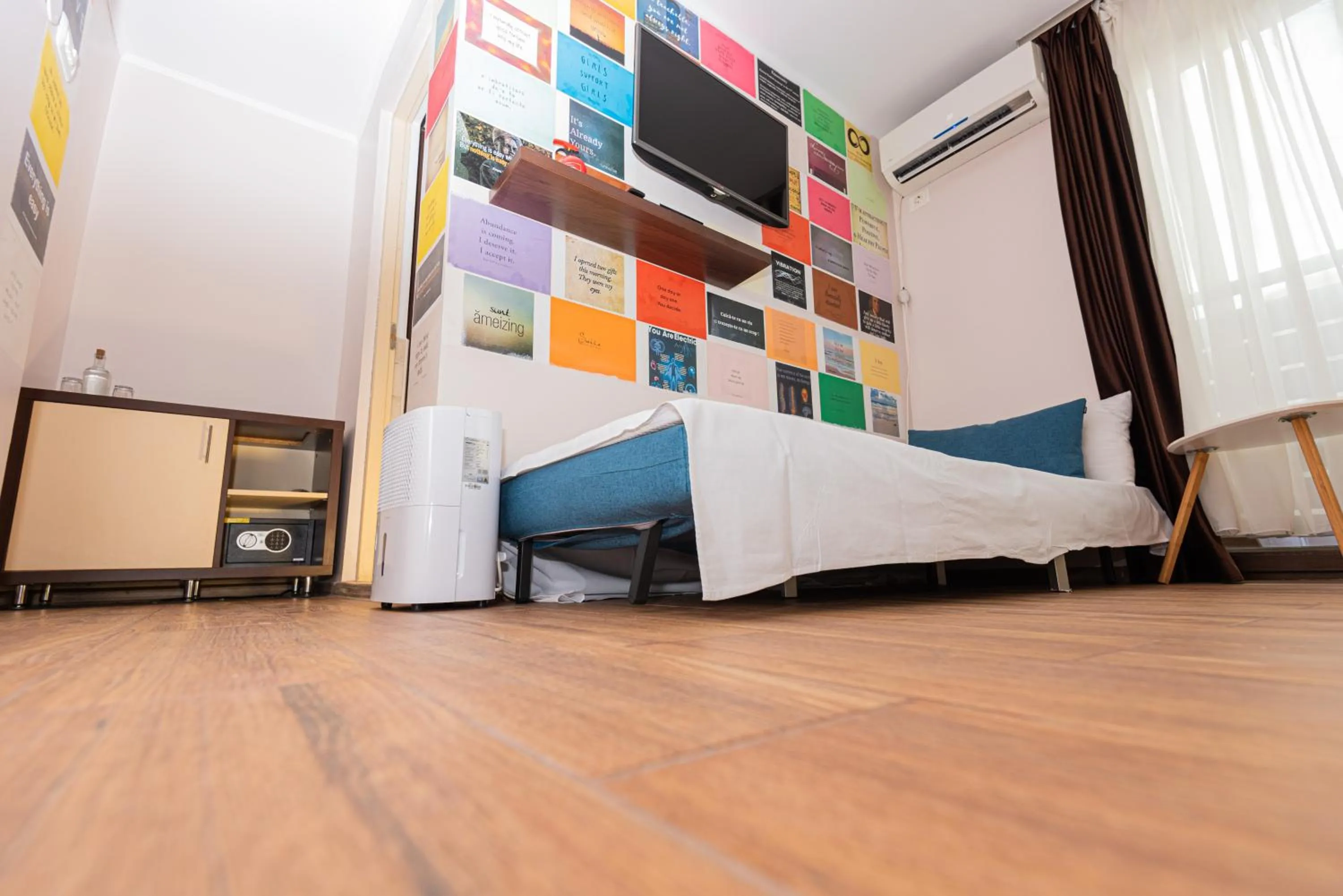 iVAVev IS US ByTheSea EforieSud