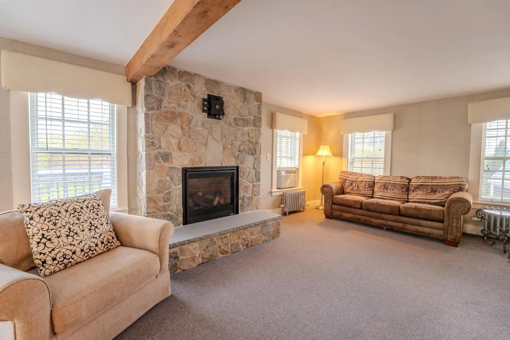 Seating area in Franconia Inn
