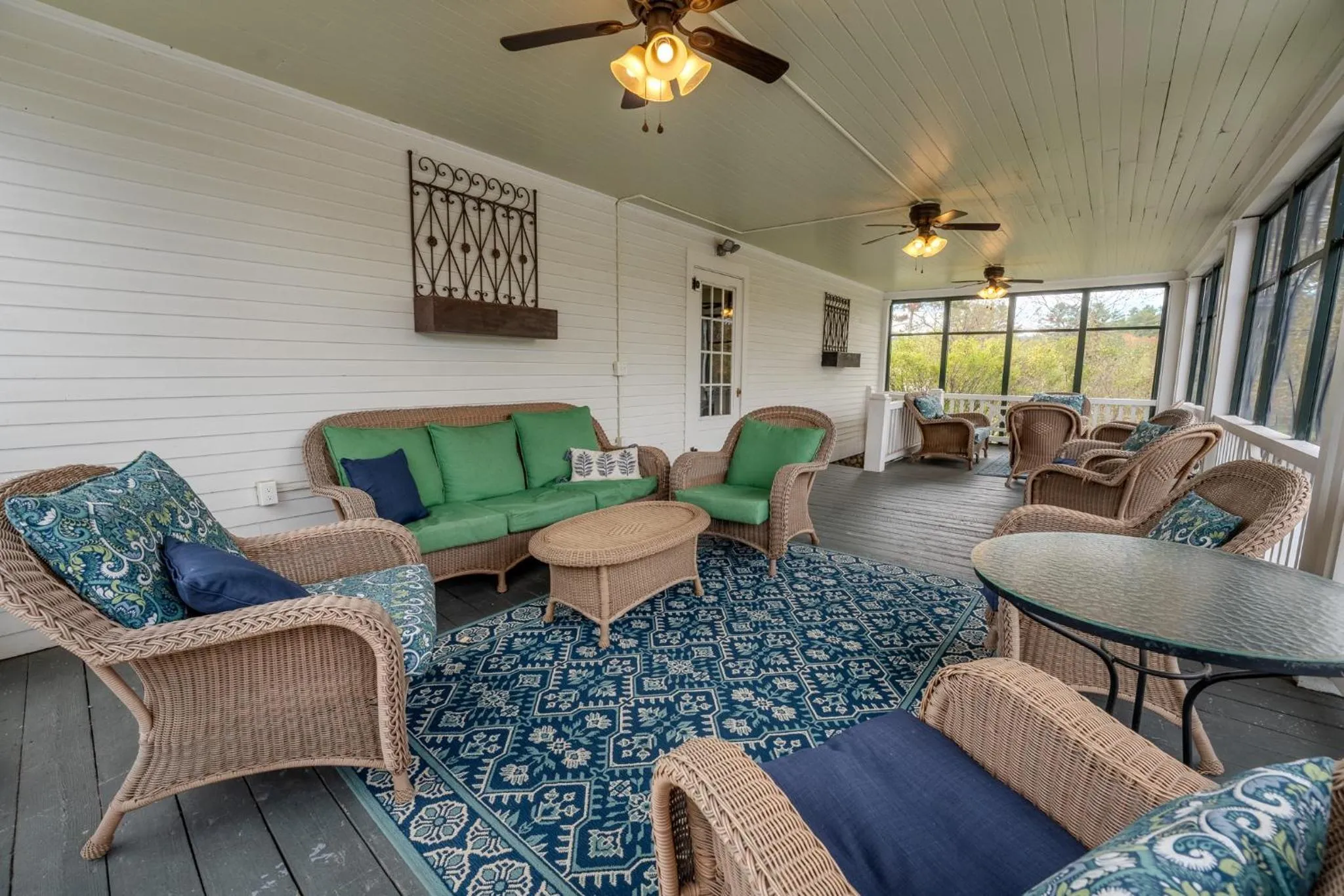 Patio in Franconia Inn