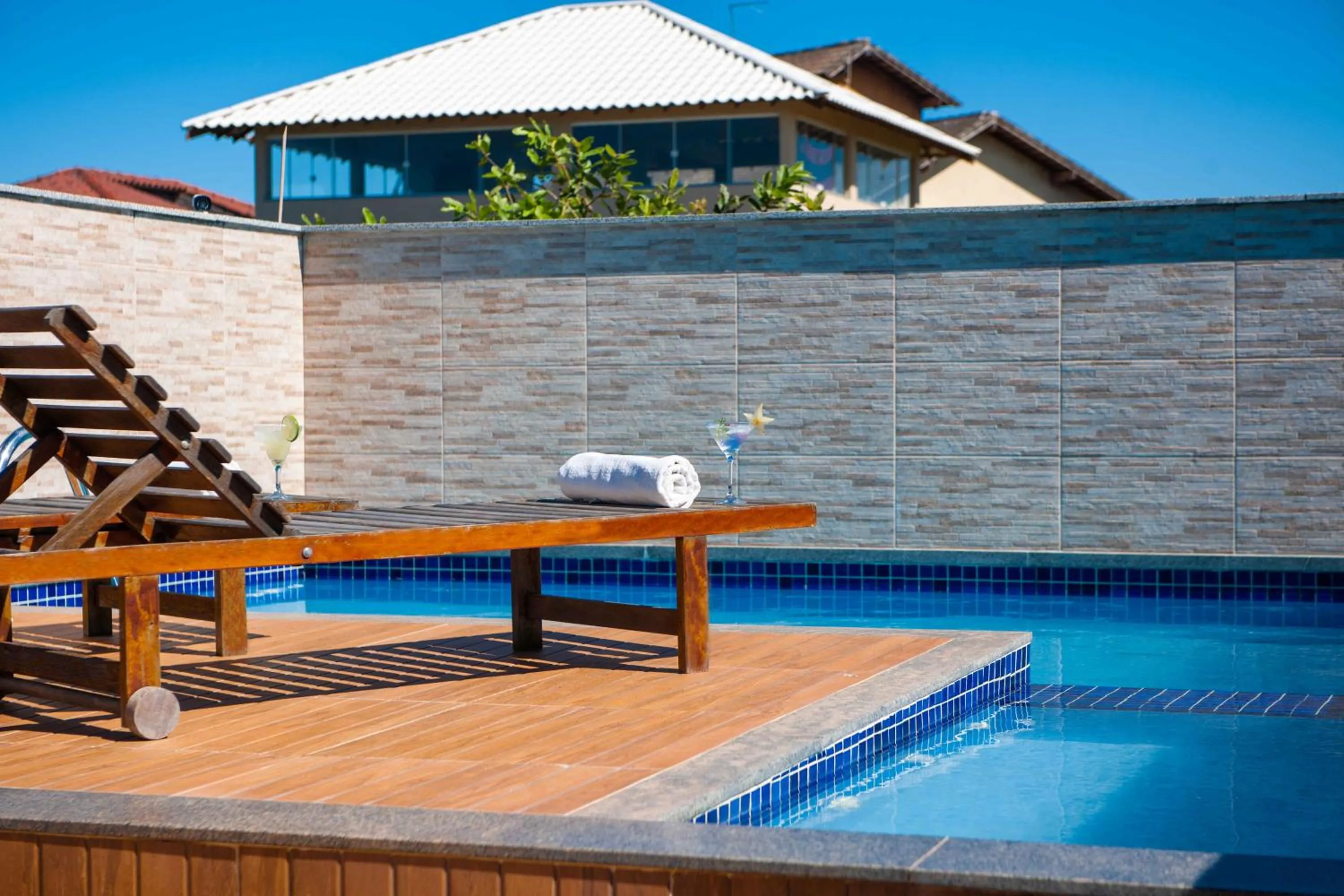 Swimming pool in Pousada Pau Brasil Ubu