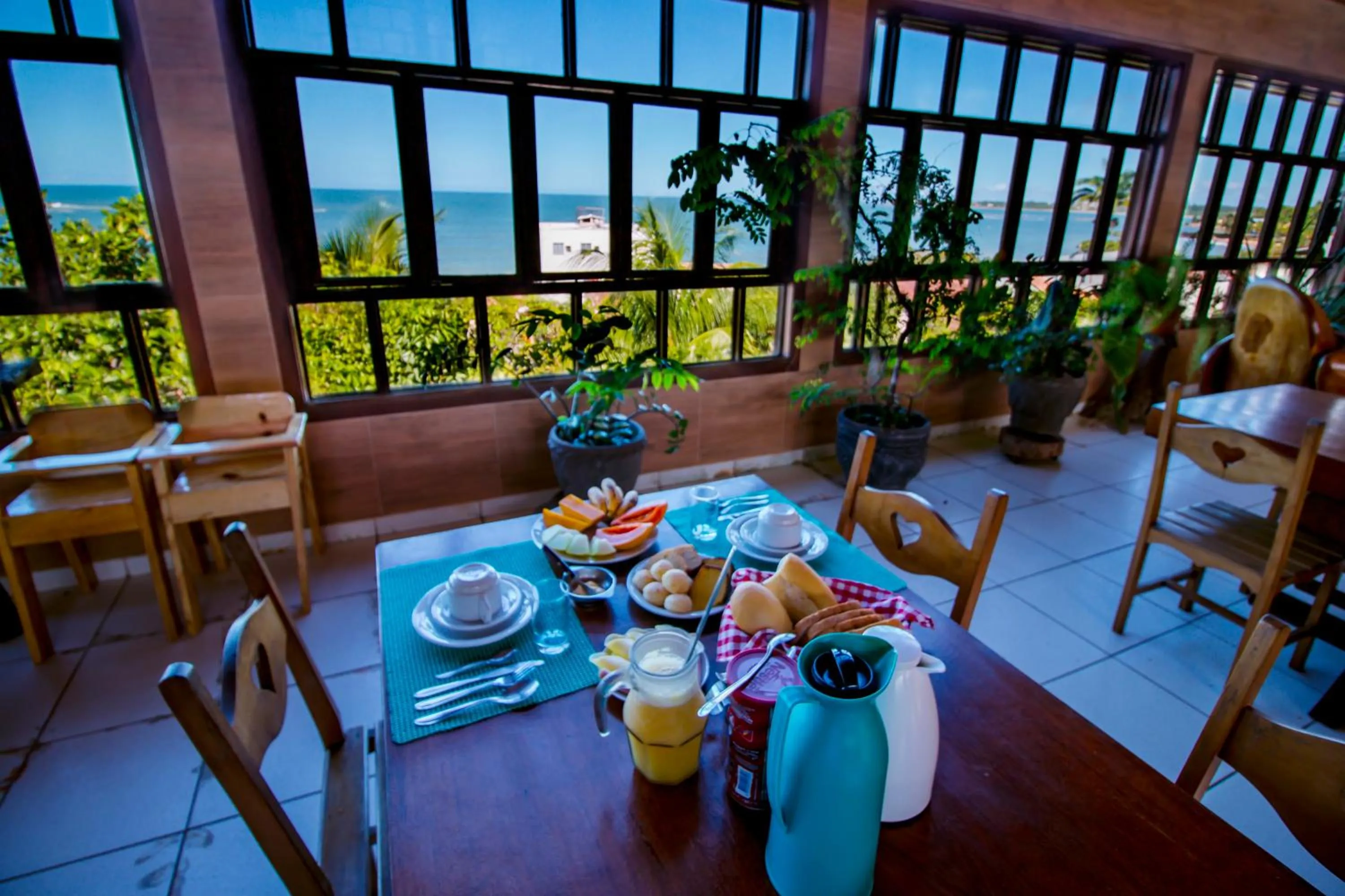 Restaurant/places to eat in Pousada Pau Brasil Ubu