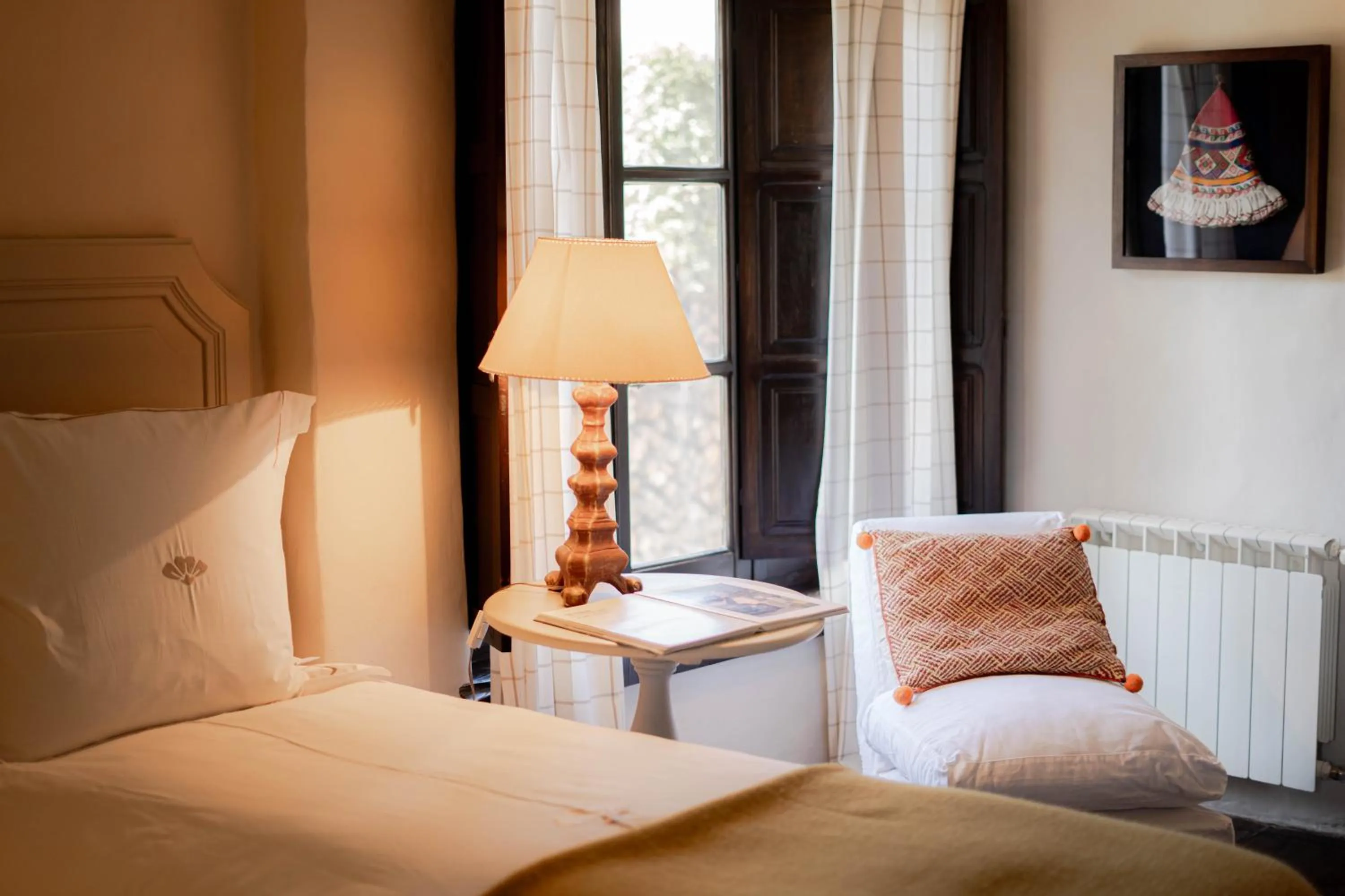 Bedroom, Bed in House of Jasmines Relais & Châteaux