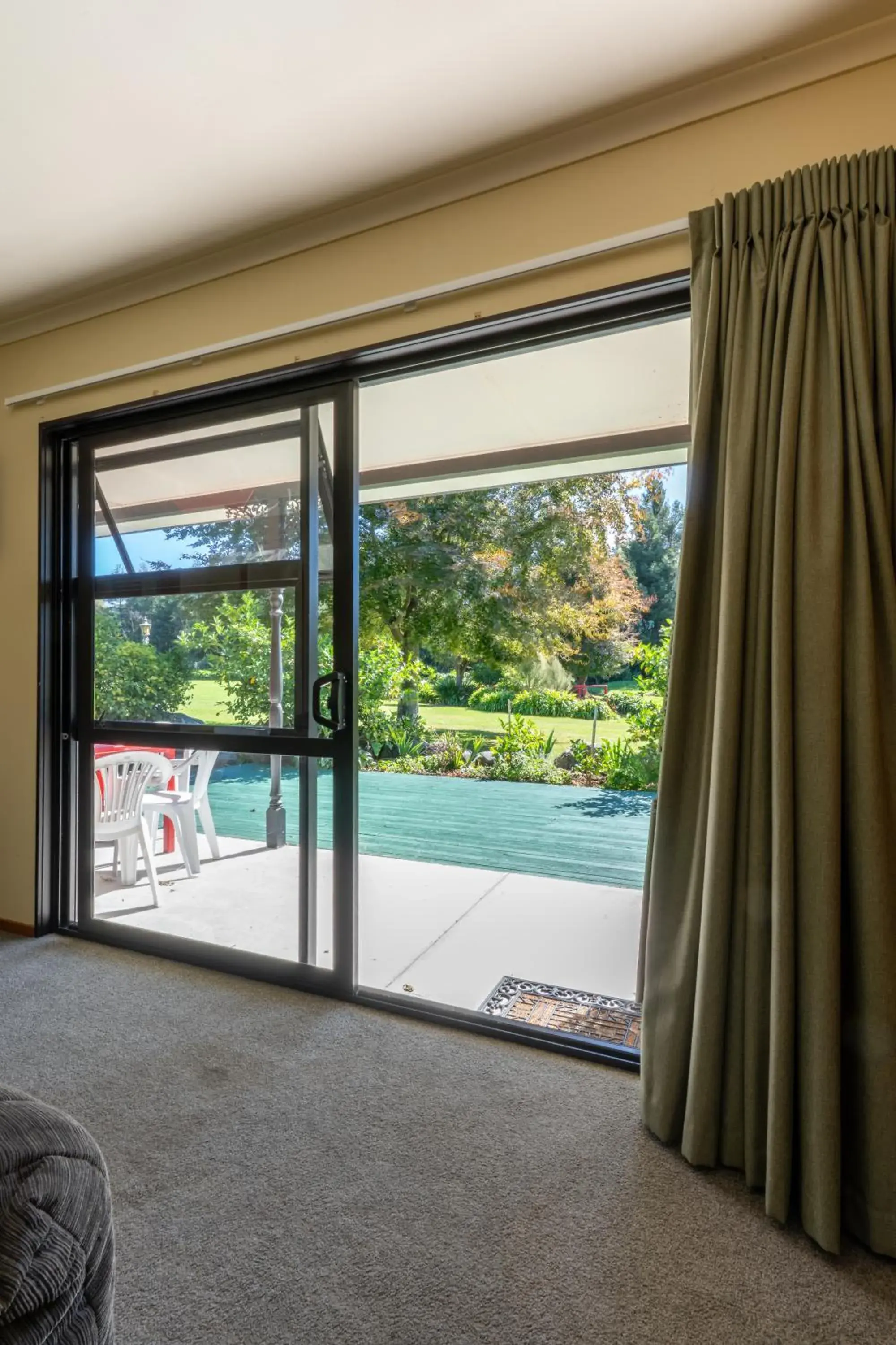 Garden Facing Queen Room in Donegal House Garden Facing Queen Room in Donegal House