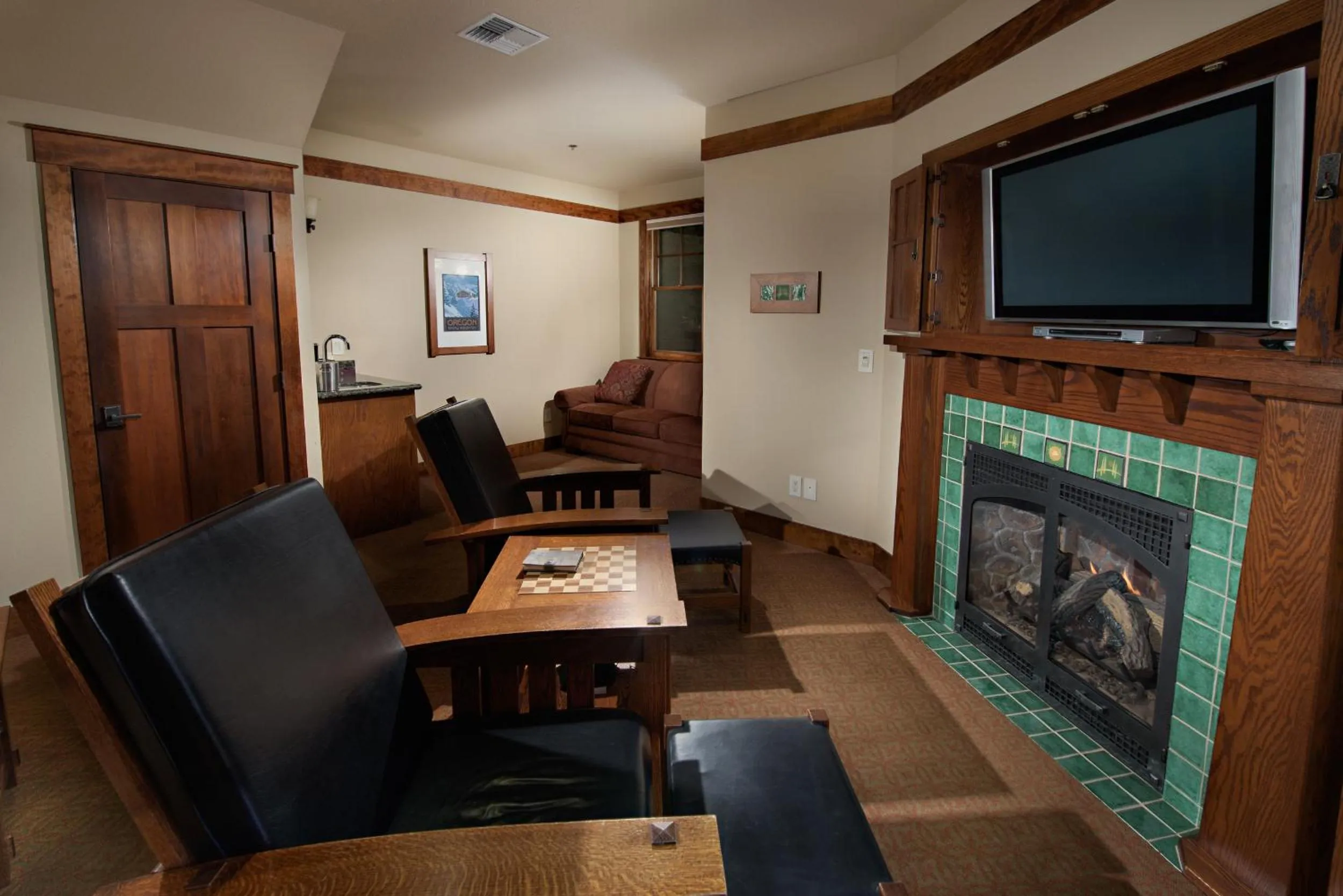 TV and multimedia in FivePine Lodge